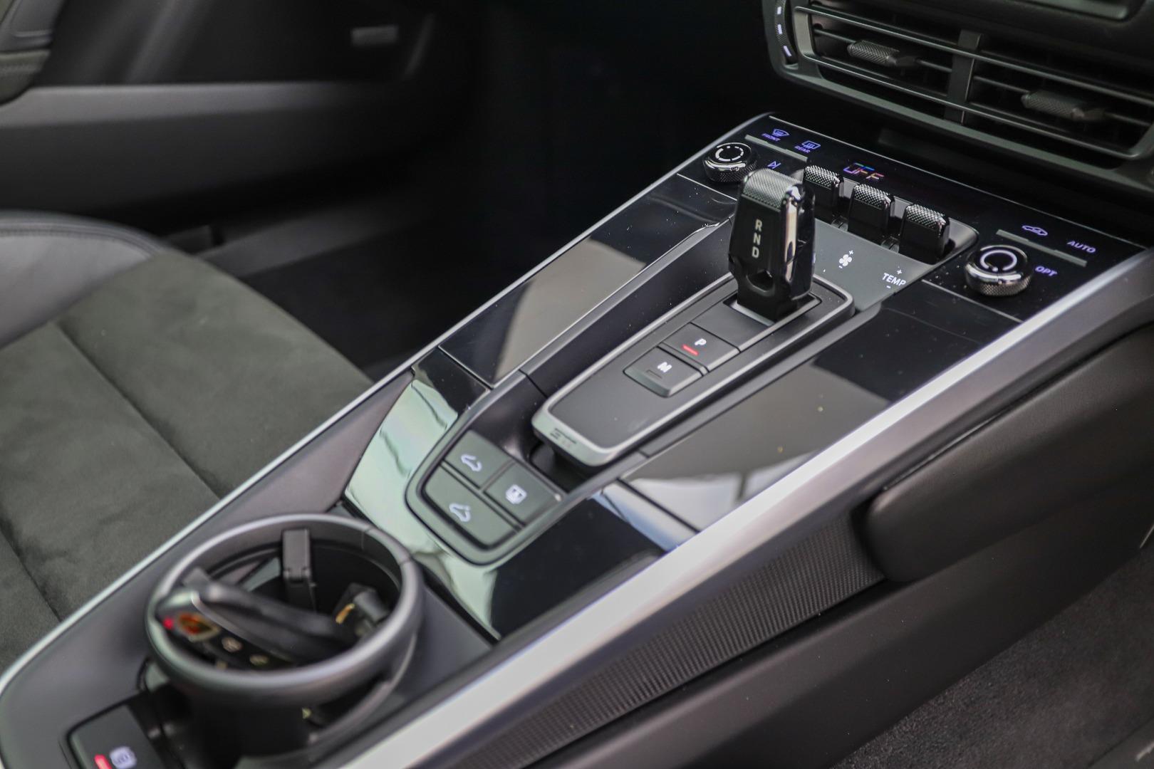 2022 Porsche 911 Carrera GTS (992)