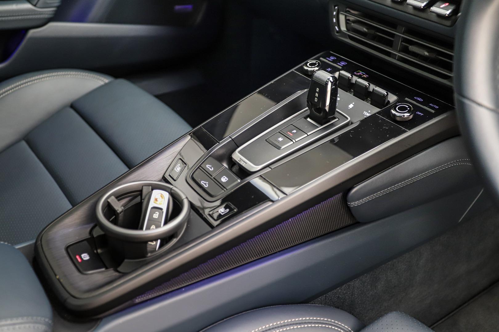 2023 Porsche 911 Carrera GTS (992)