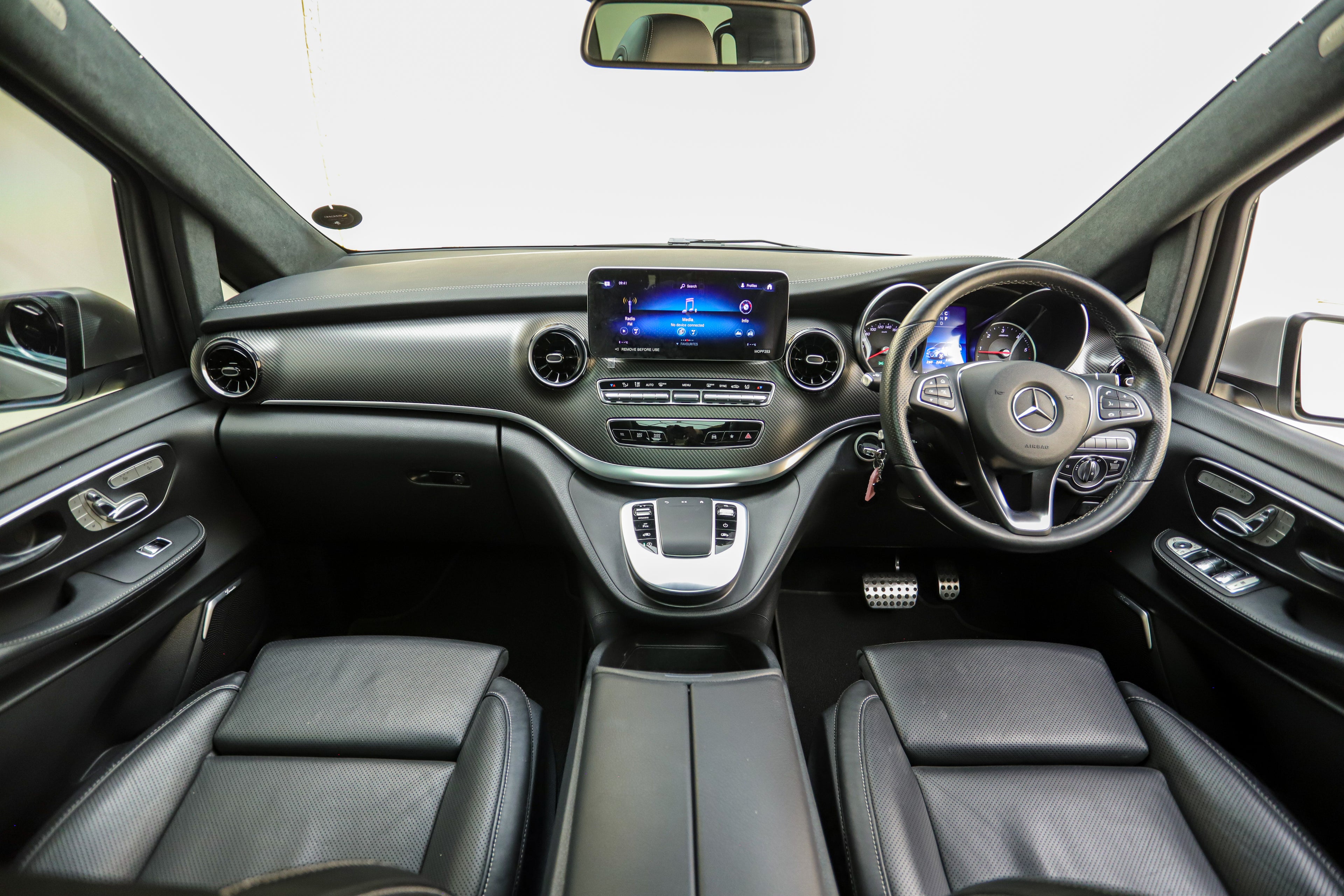 2022 Mercedes-Benz V300d Exclusive