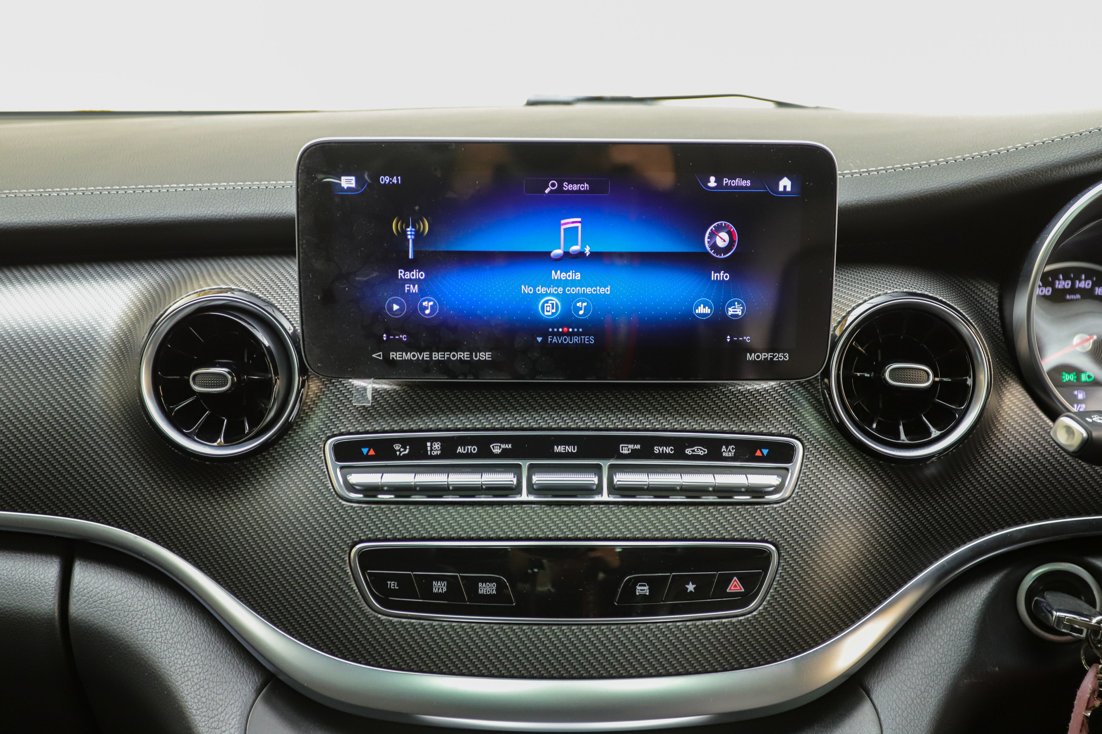 2022 Mercedes-Benz V300d Exclusive