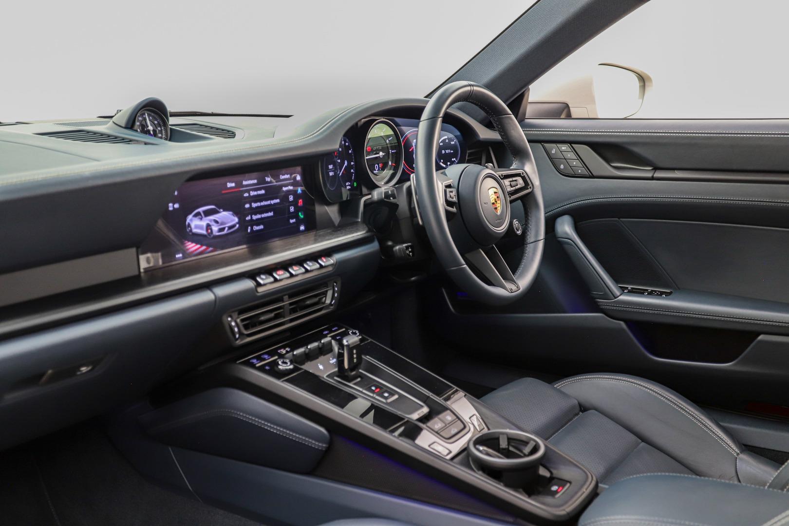 2023 Porsche 911 Carrera GTS (992)