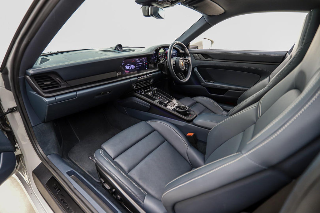 2023 Porsche 911 Carrera GTS (992)