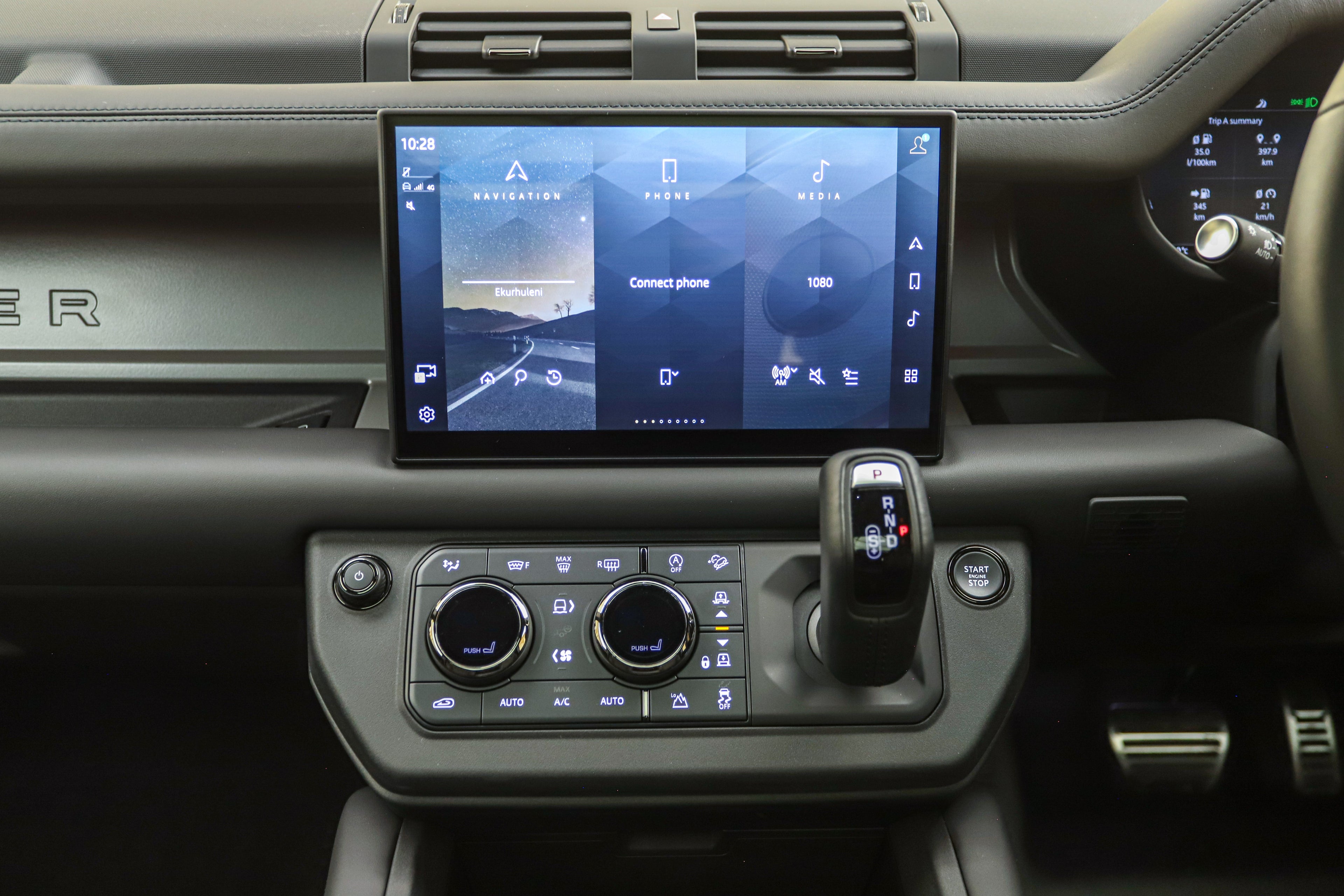 2025 Land Rover Defender 110 OCTA V8