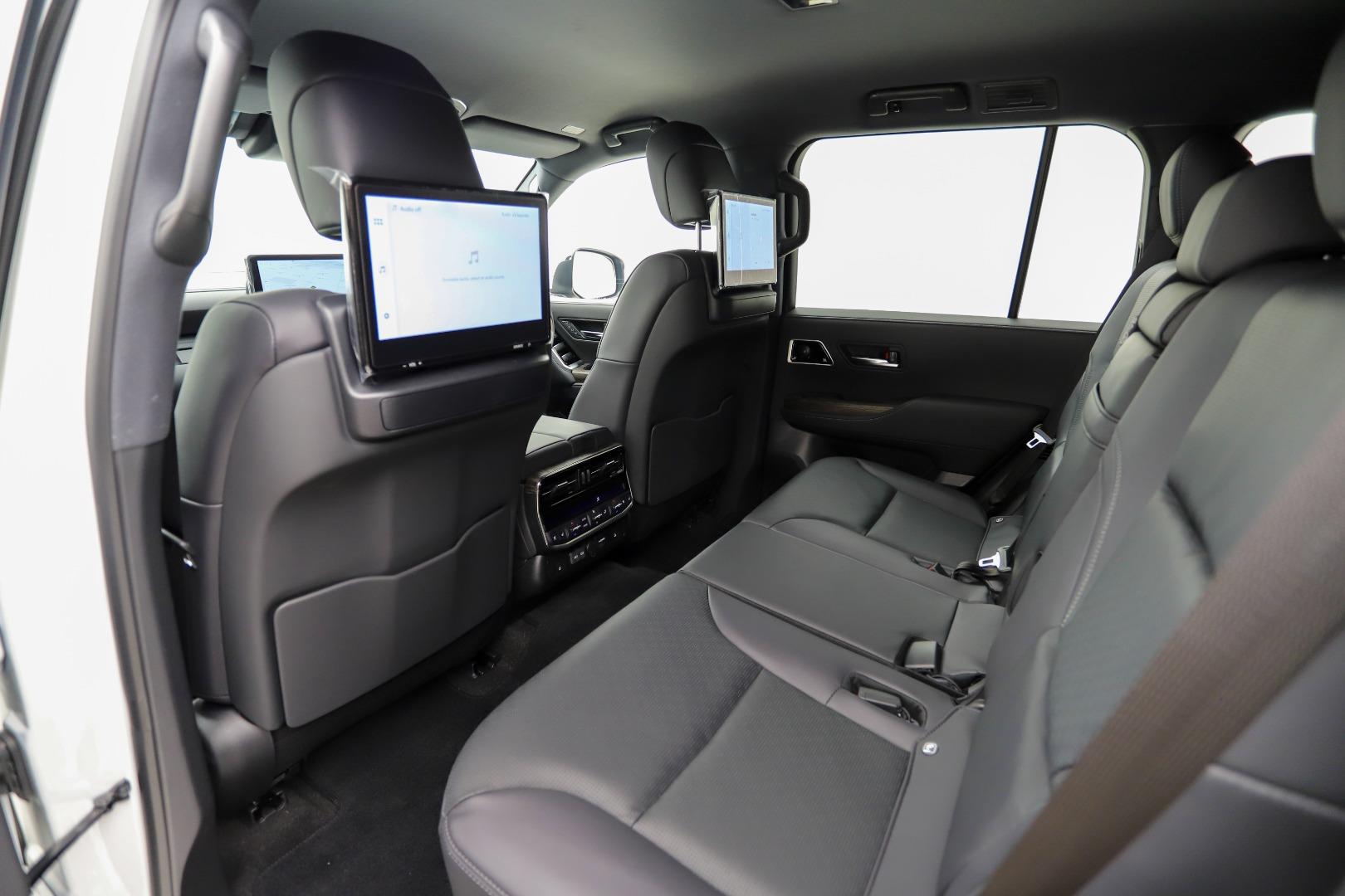 2026 Land Cruiser LC300 3.3d ZX