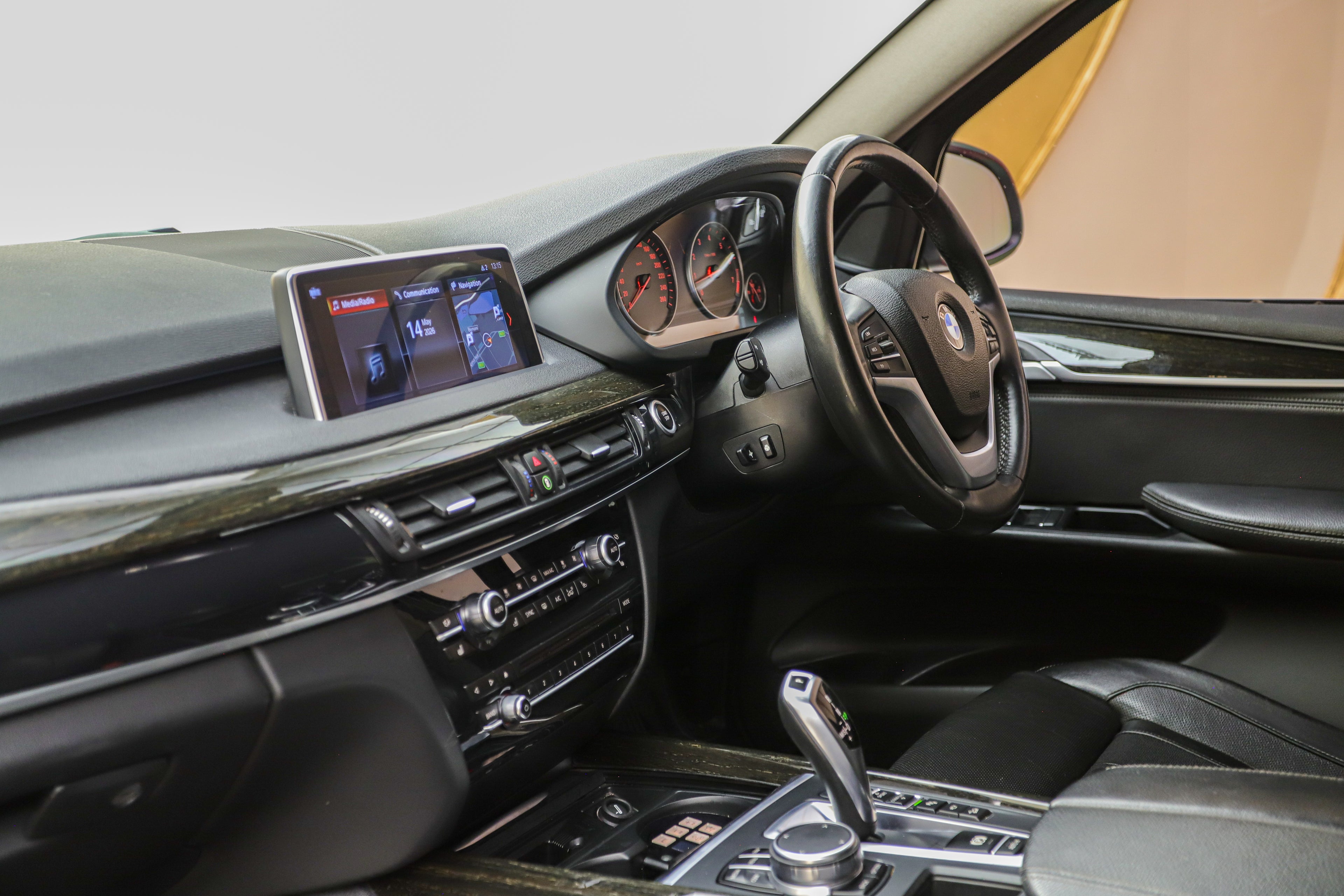 2021 BMW X5 M50i xDrive Security (F15) - VR4