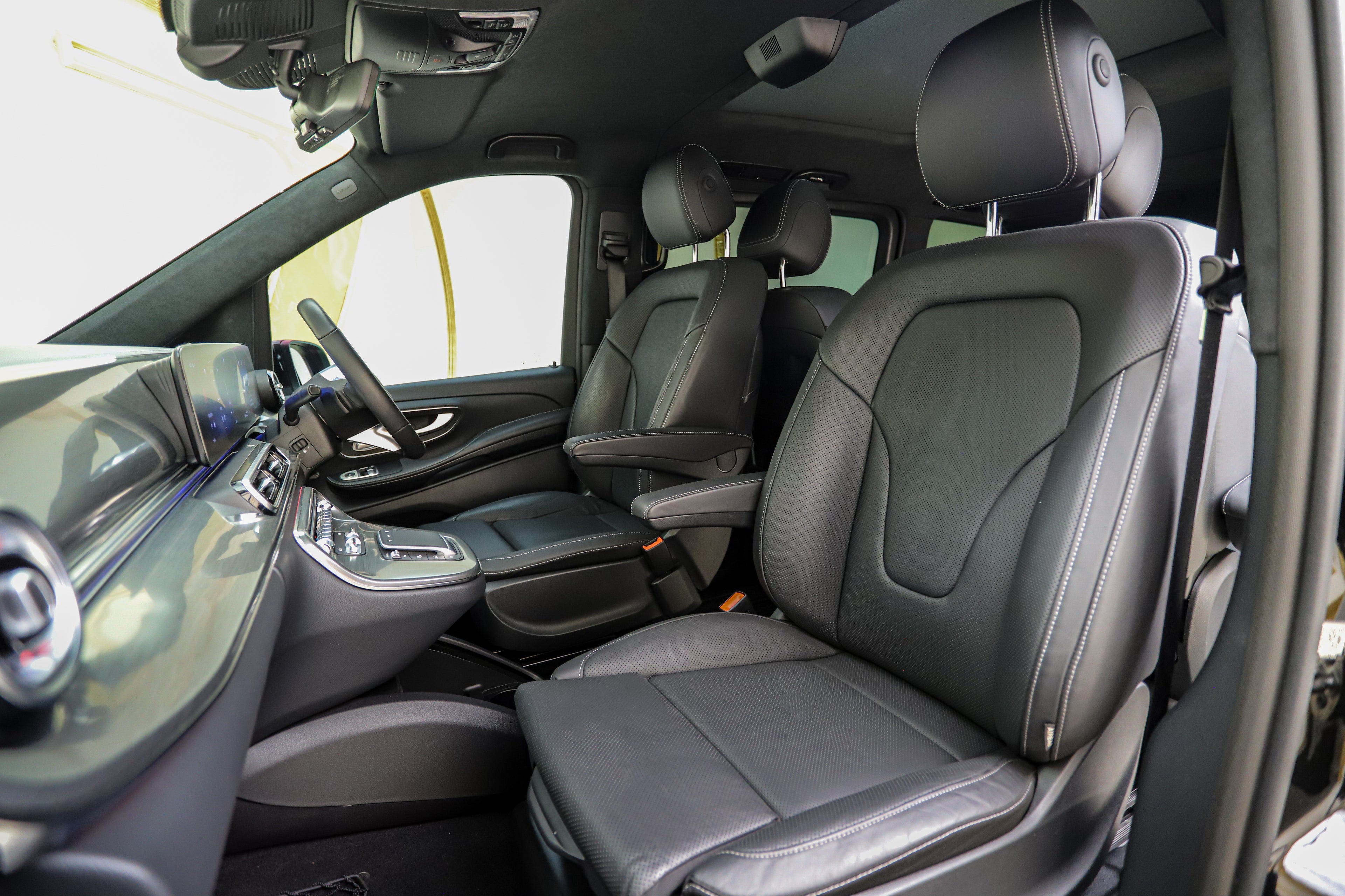 2025 Mercedes-Benz V300d