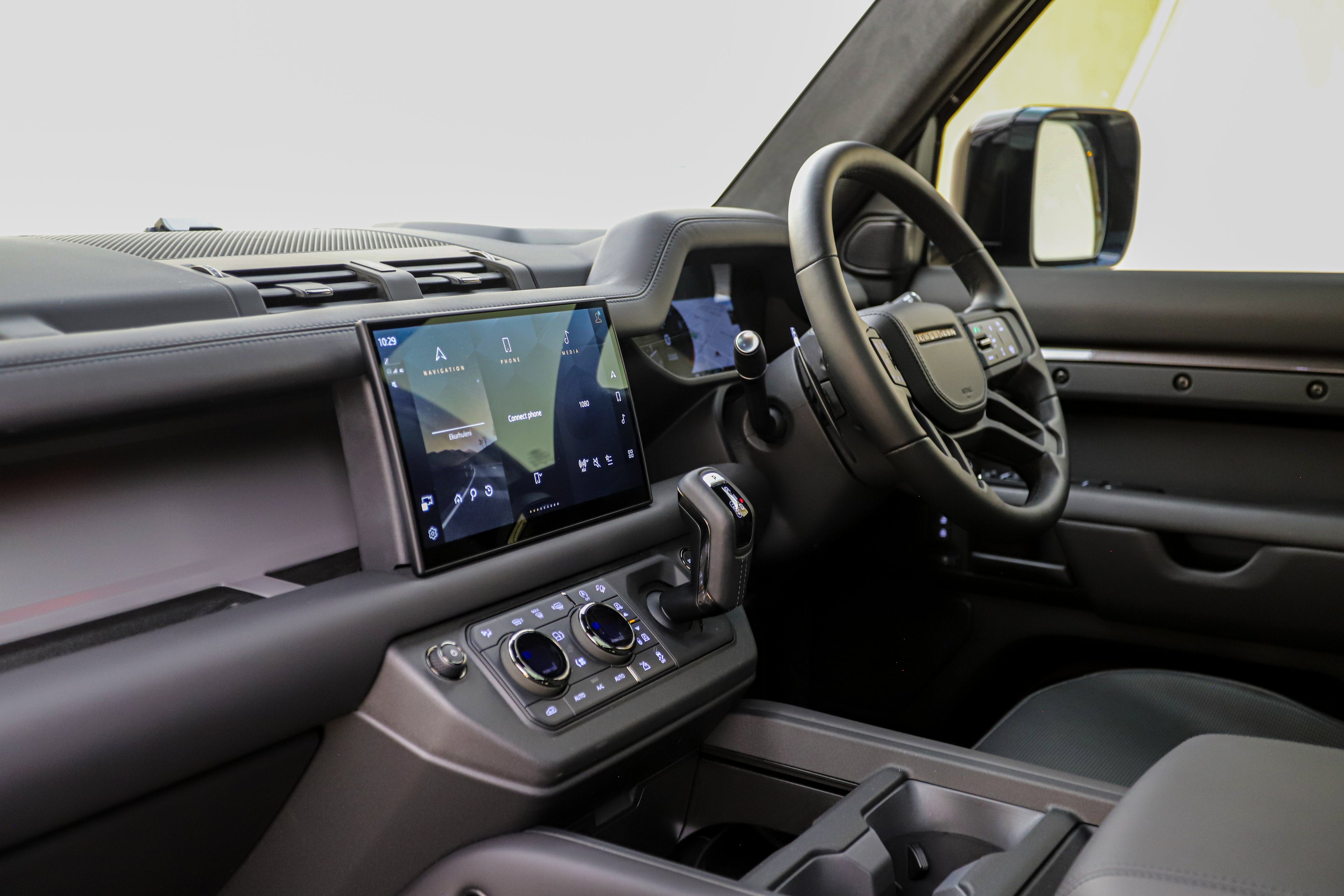 2025 Land Rover Defender 110 OCTA V8
