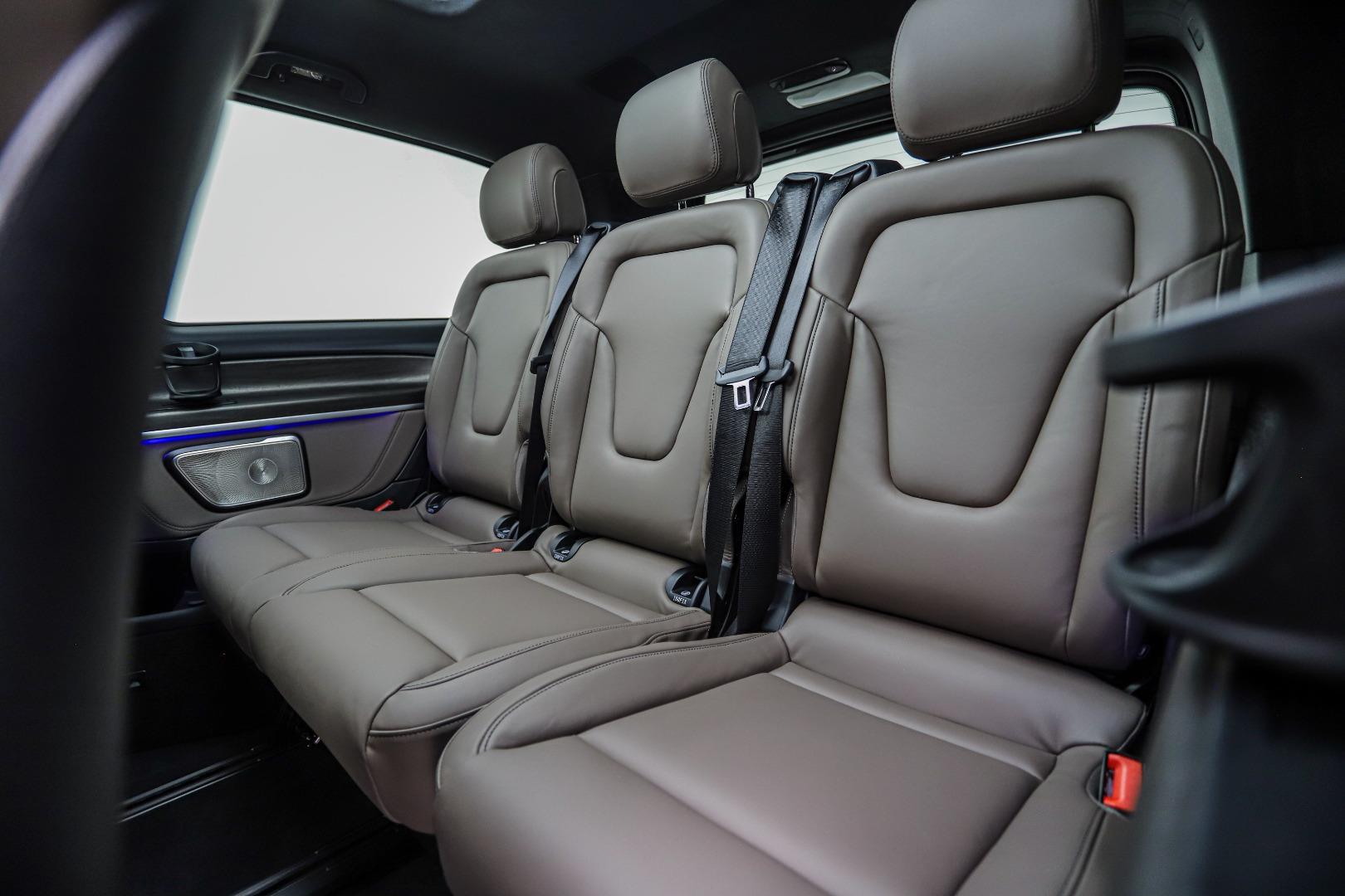 2025 Mercedes-Benz V300d Exclusive