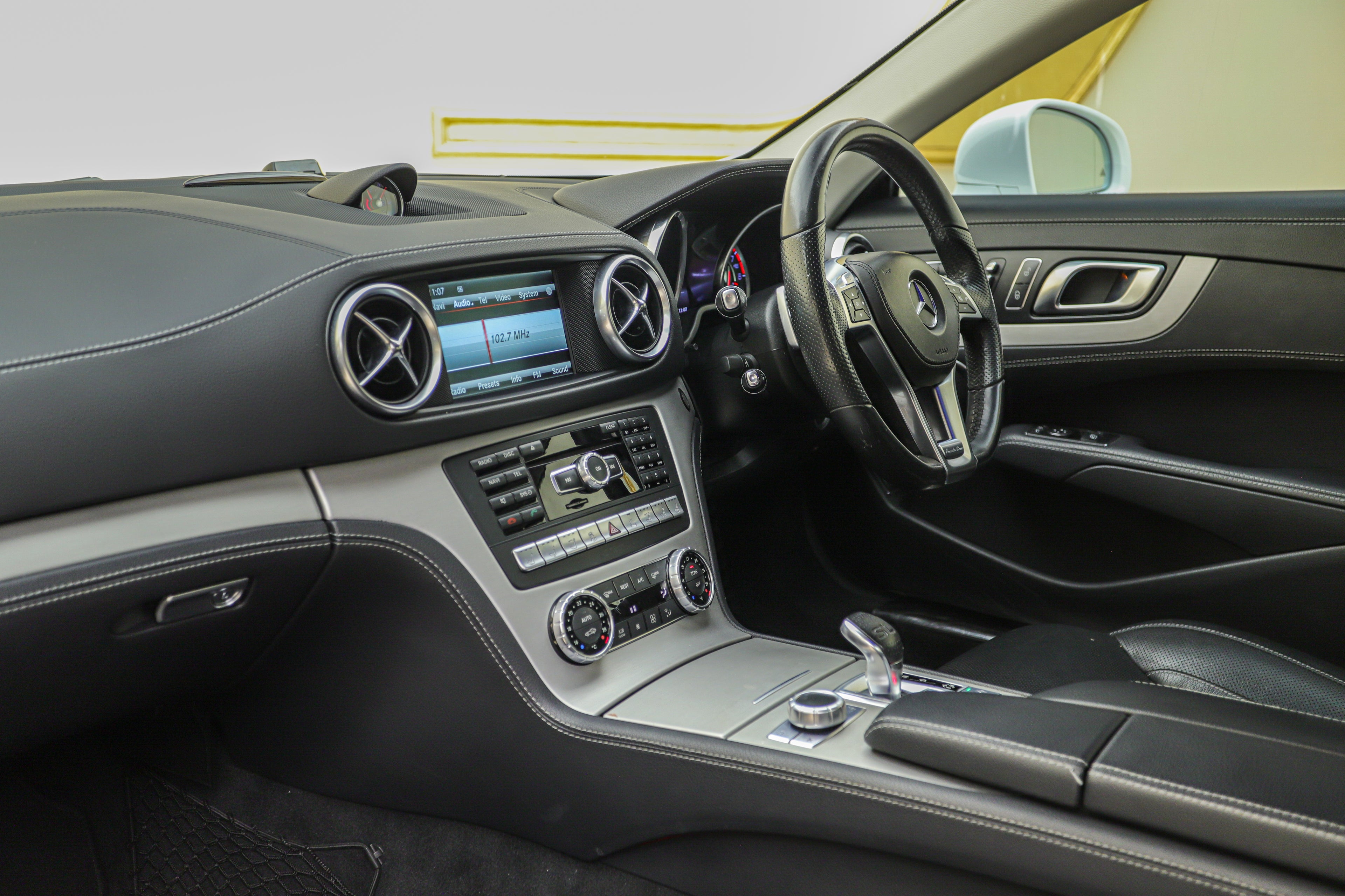 2015 Mercedes-Benz SL400 AMG Line