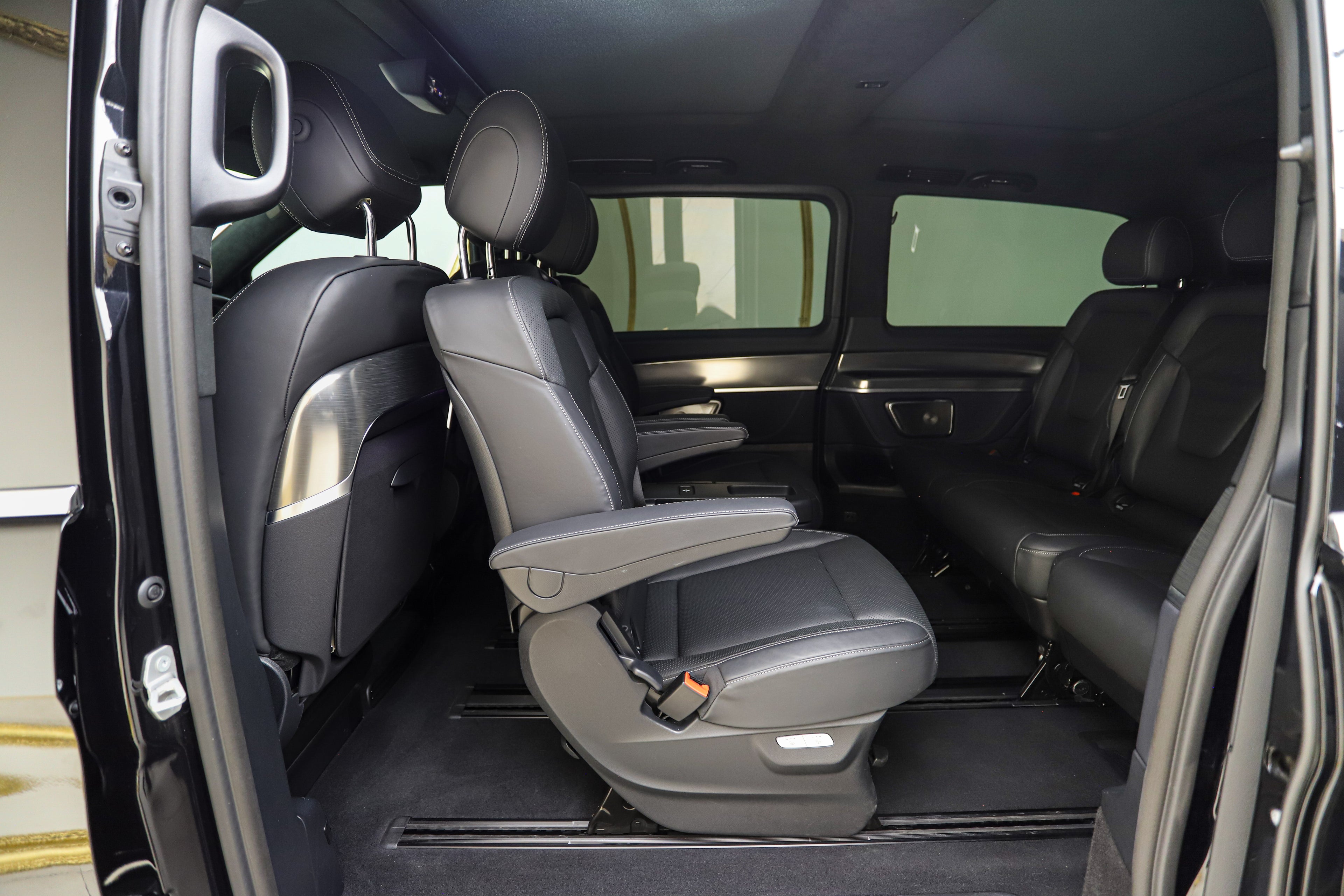 2025 Mercedes-Benz V300d