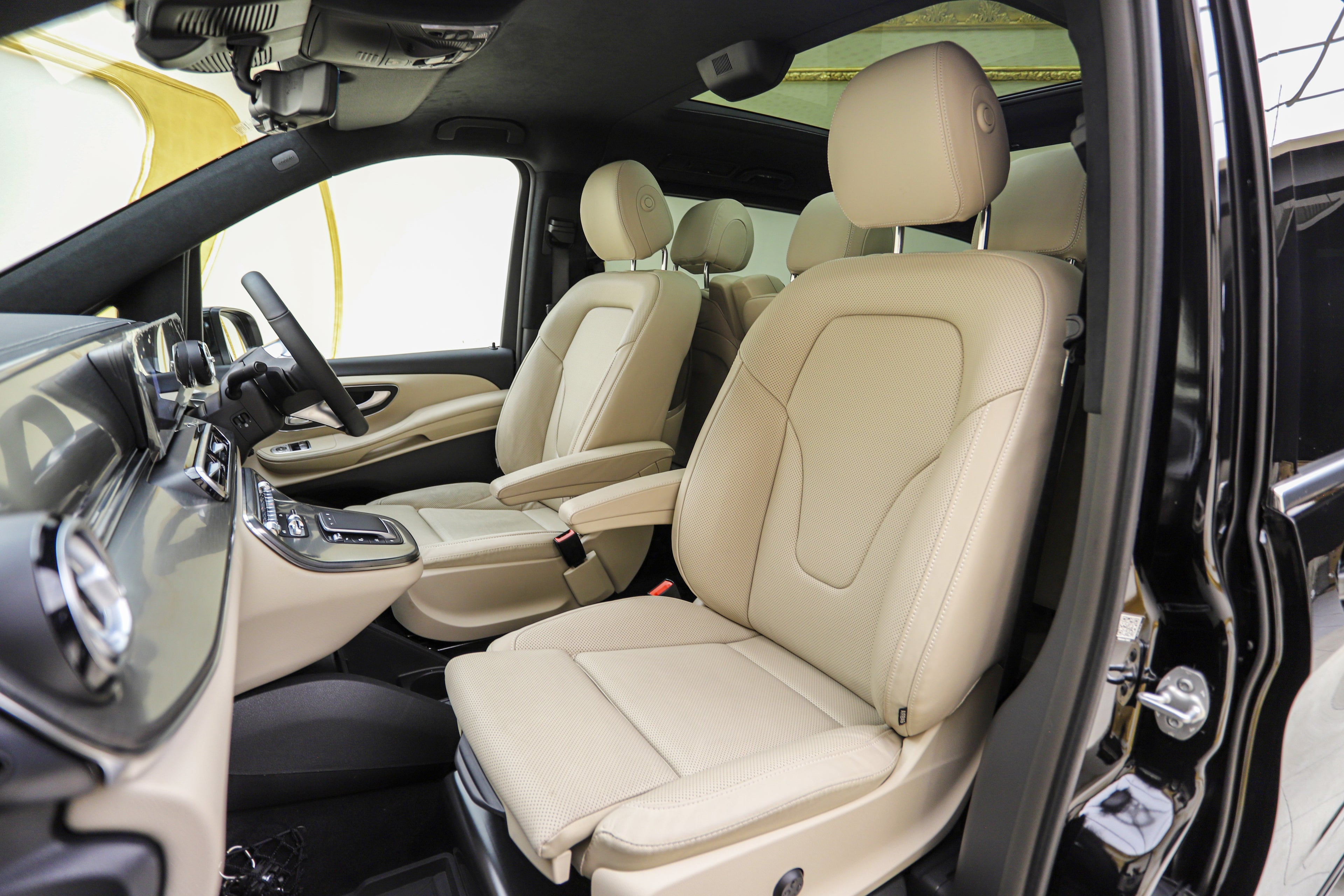 2026 Mercedes-Benz V300d Exclusive