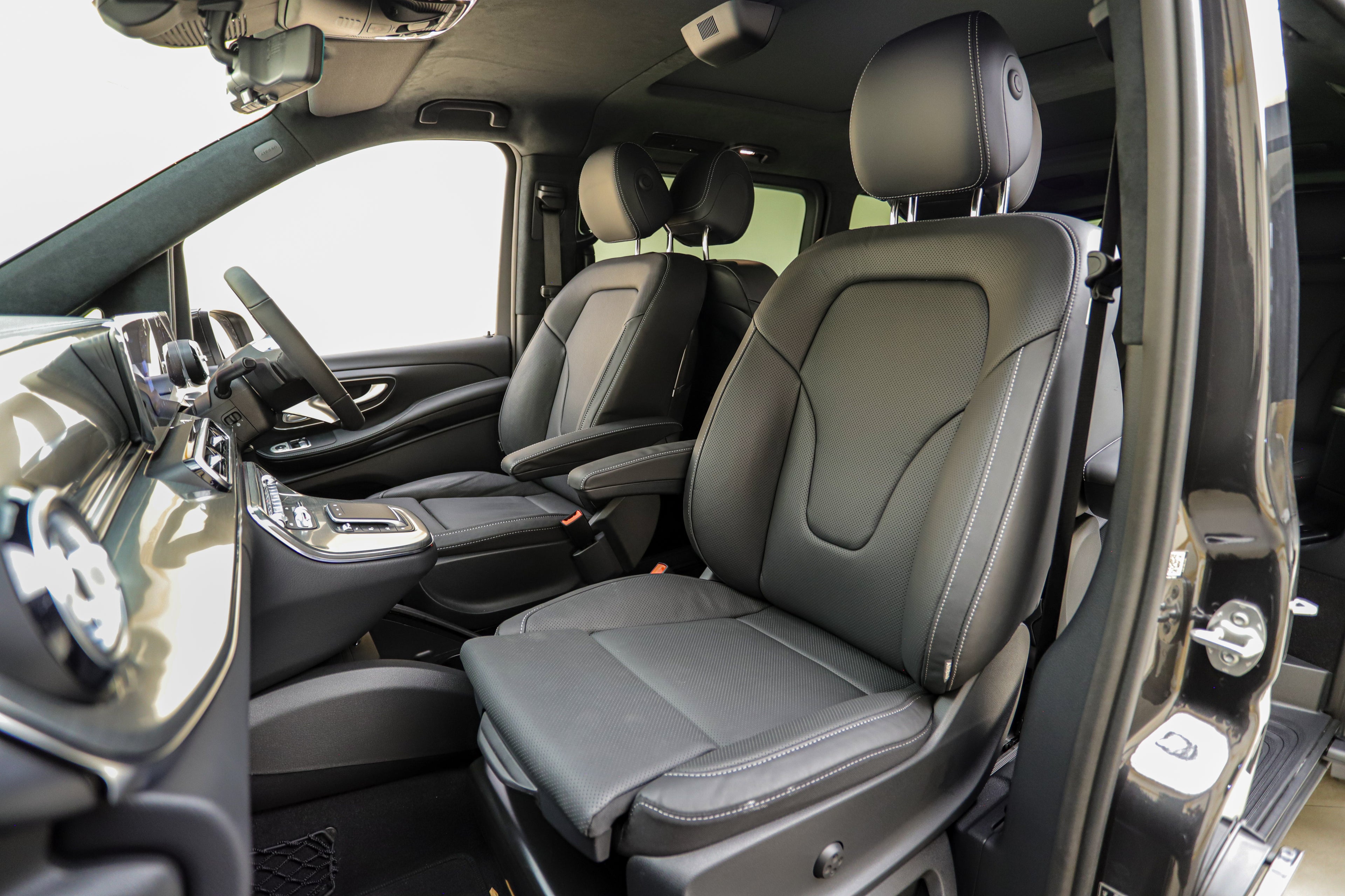 2025 Mercedes-Benz V300d Exclusive LUMMA CLR V