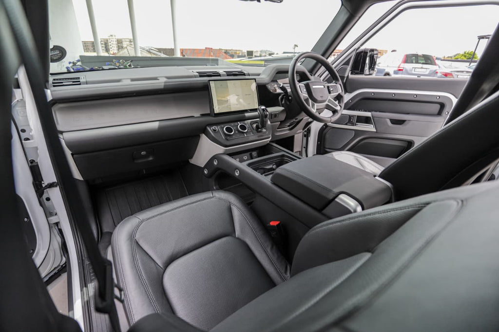 2024 Land Rover Defender 110 D250 SE