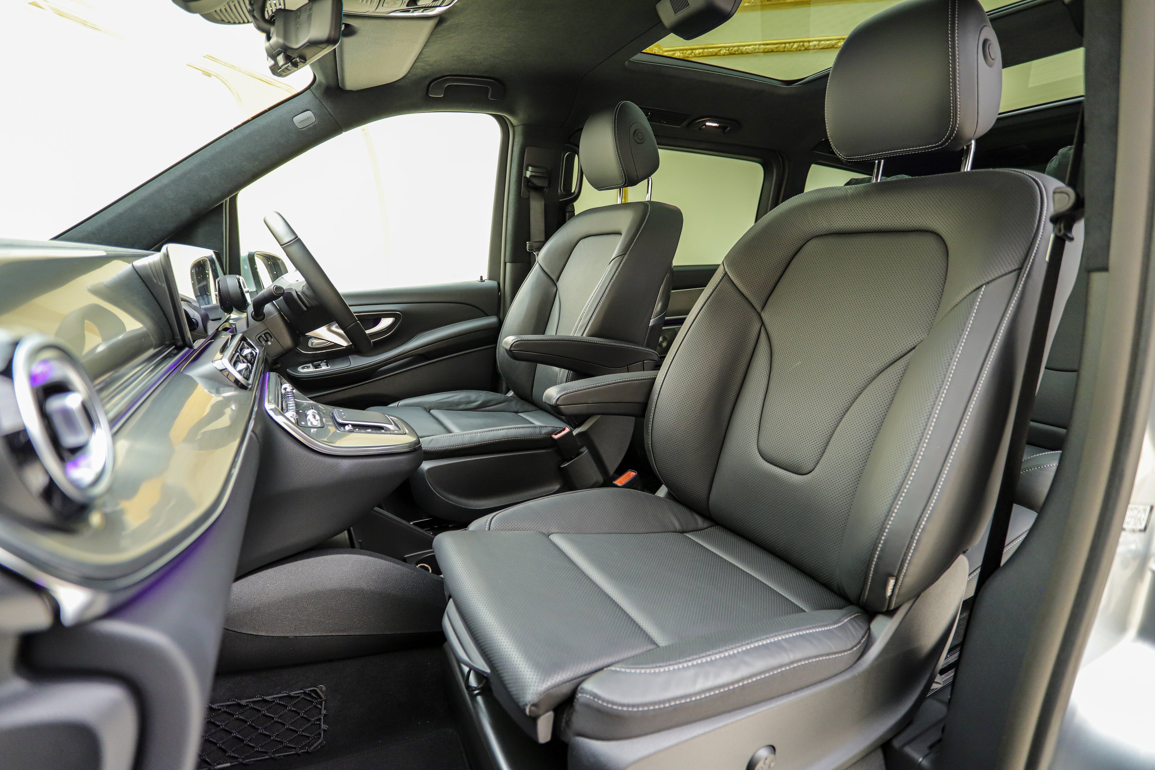 2026 Mercedes-Benz V300d Exclusive