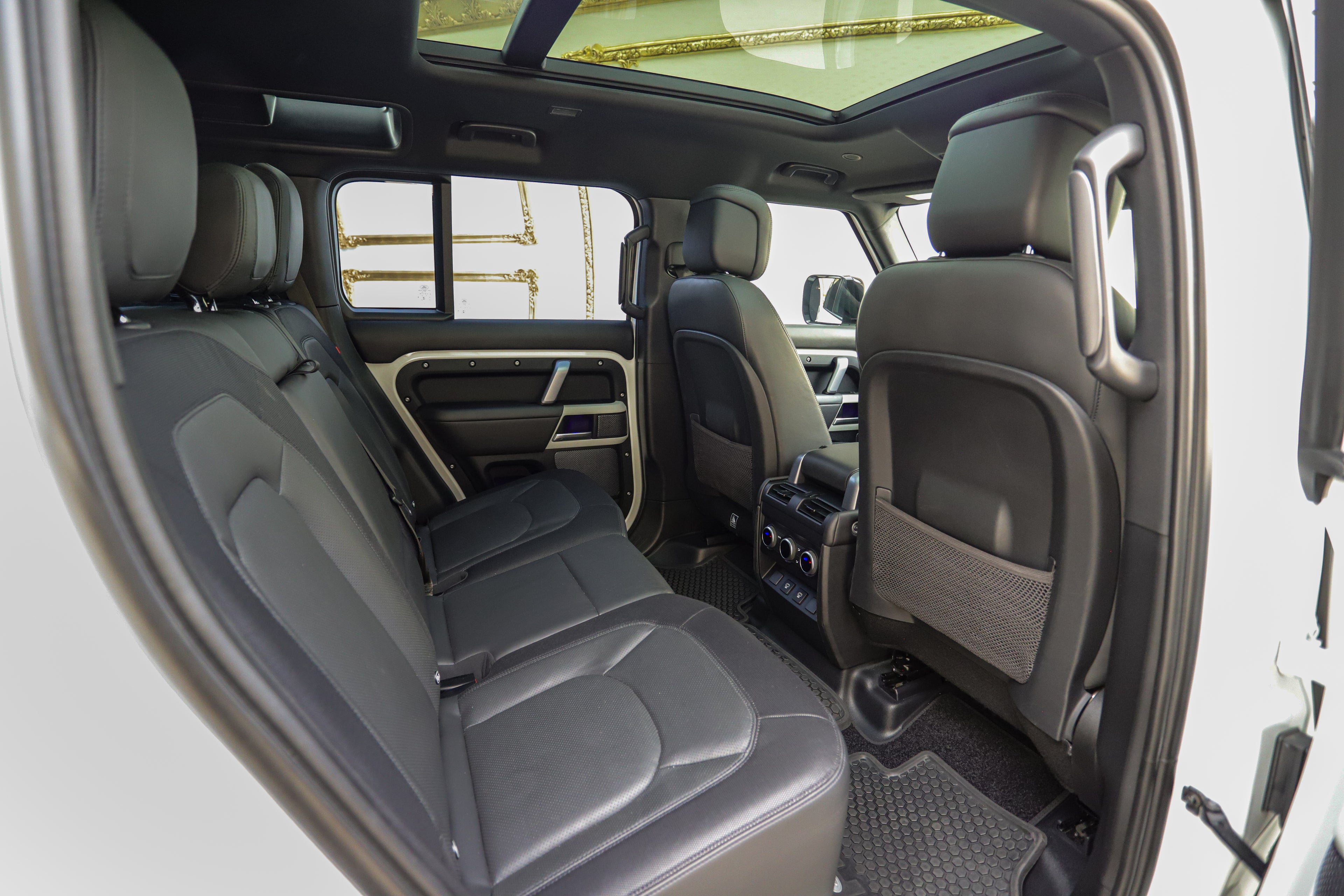 2022 Land Rover Defender 110 D240 HSE X-Dynamic