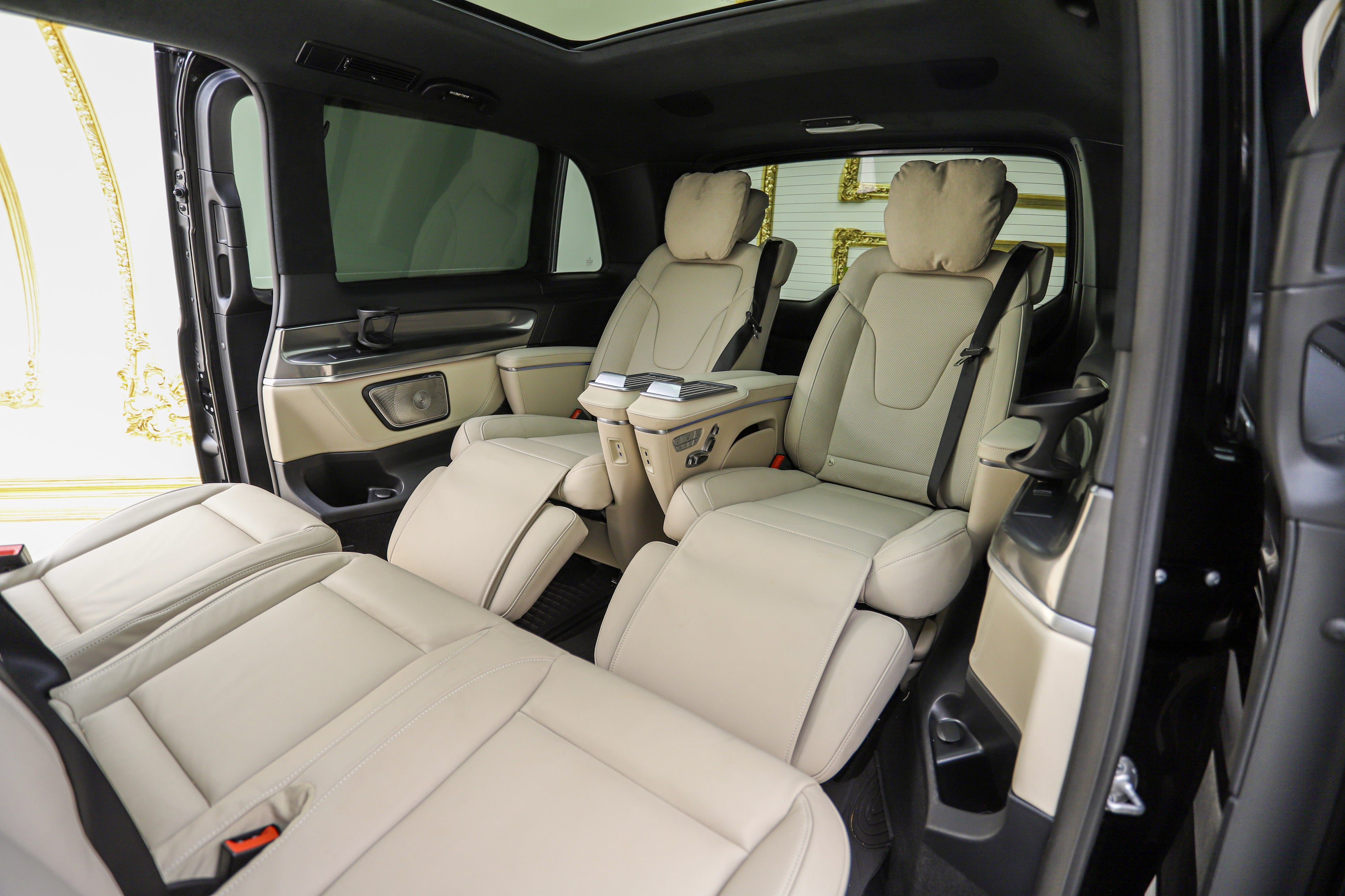 2026 Mercedes-Benz V300d Exclusive