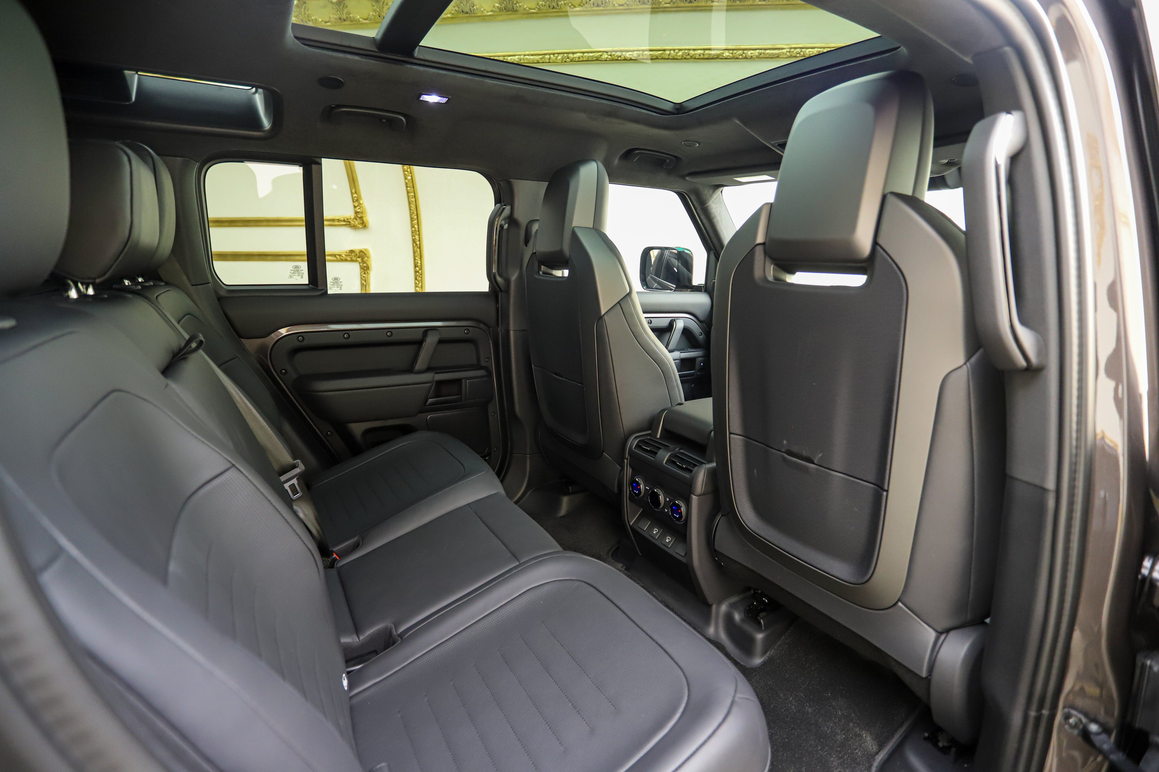 2025 Land Rover Defender 110 OCTA V8