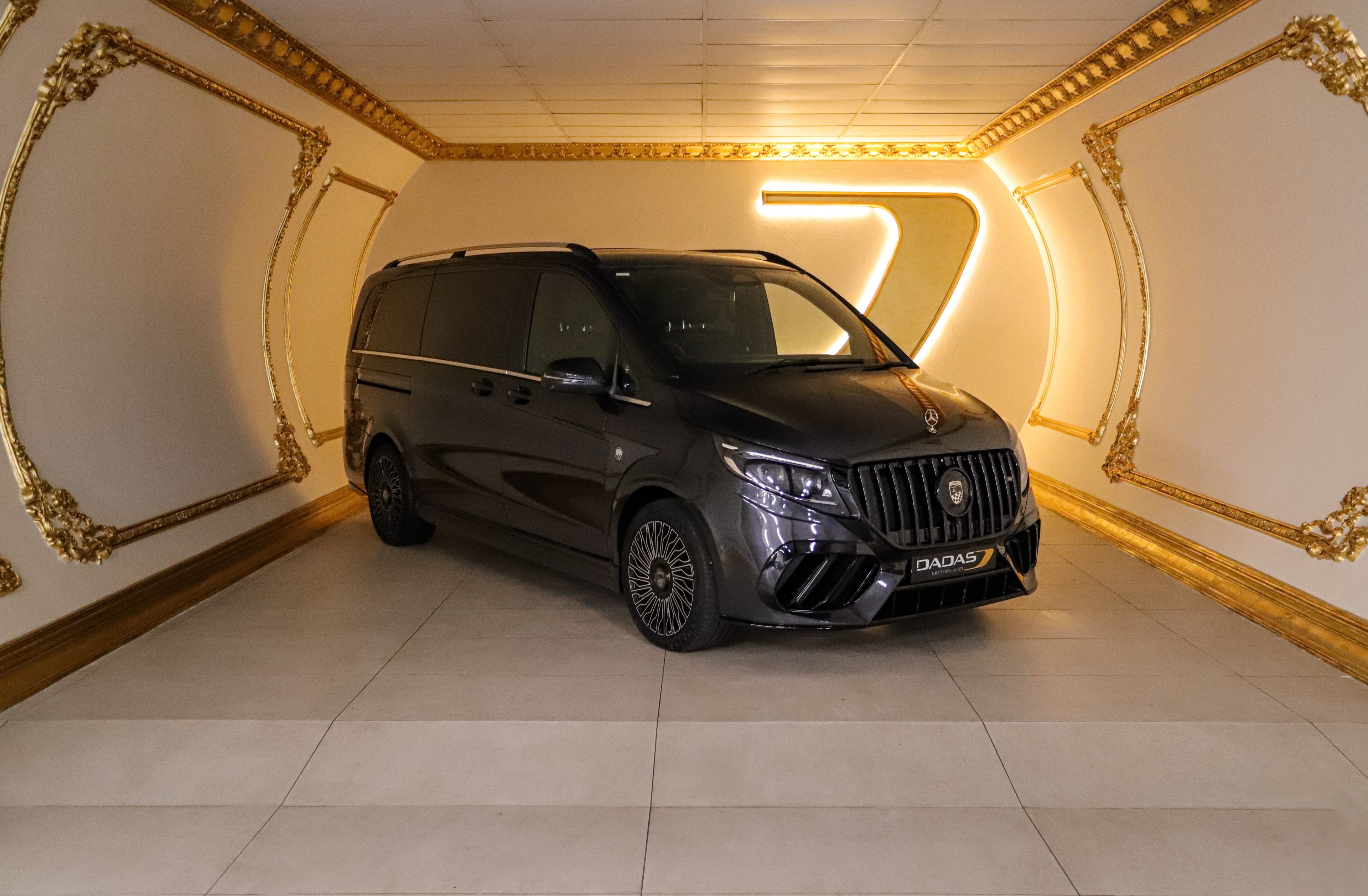 2025 Mercedes-Benz V300d Exclusive LUMMA CLR V