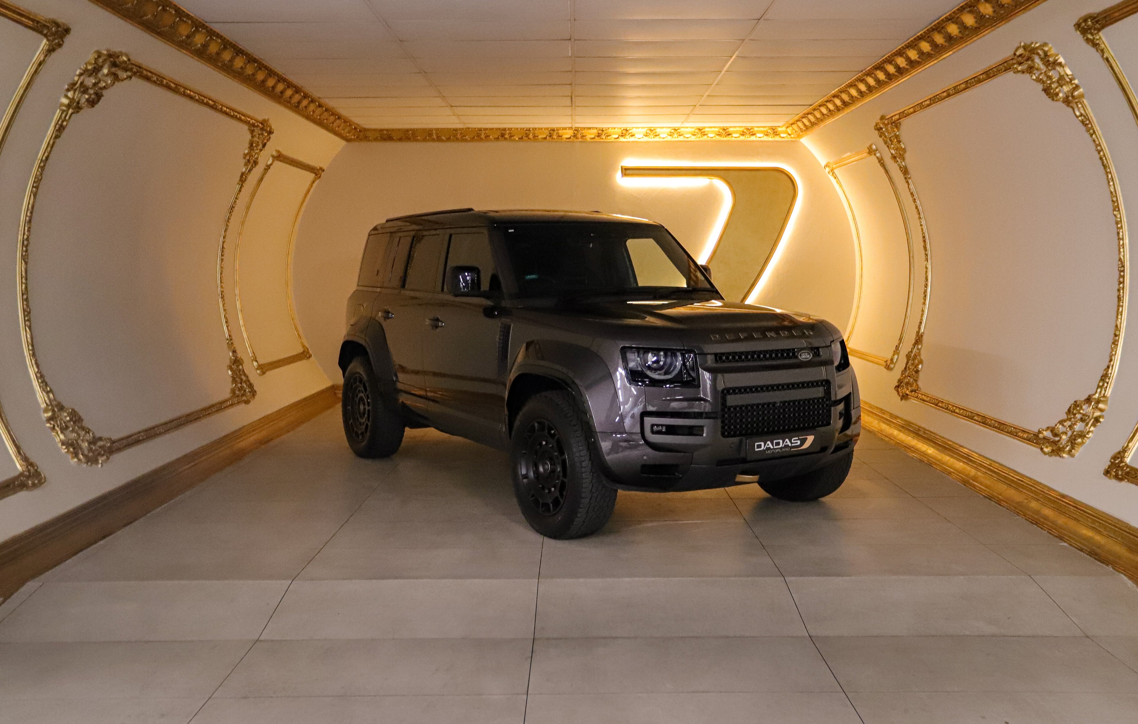 2025 Land Rover Defender 110 OCTA V8