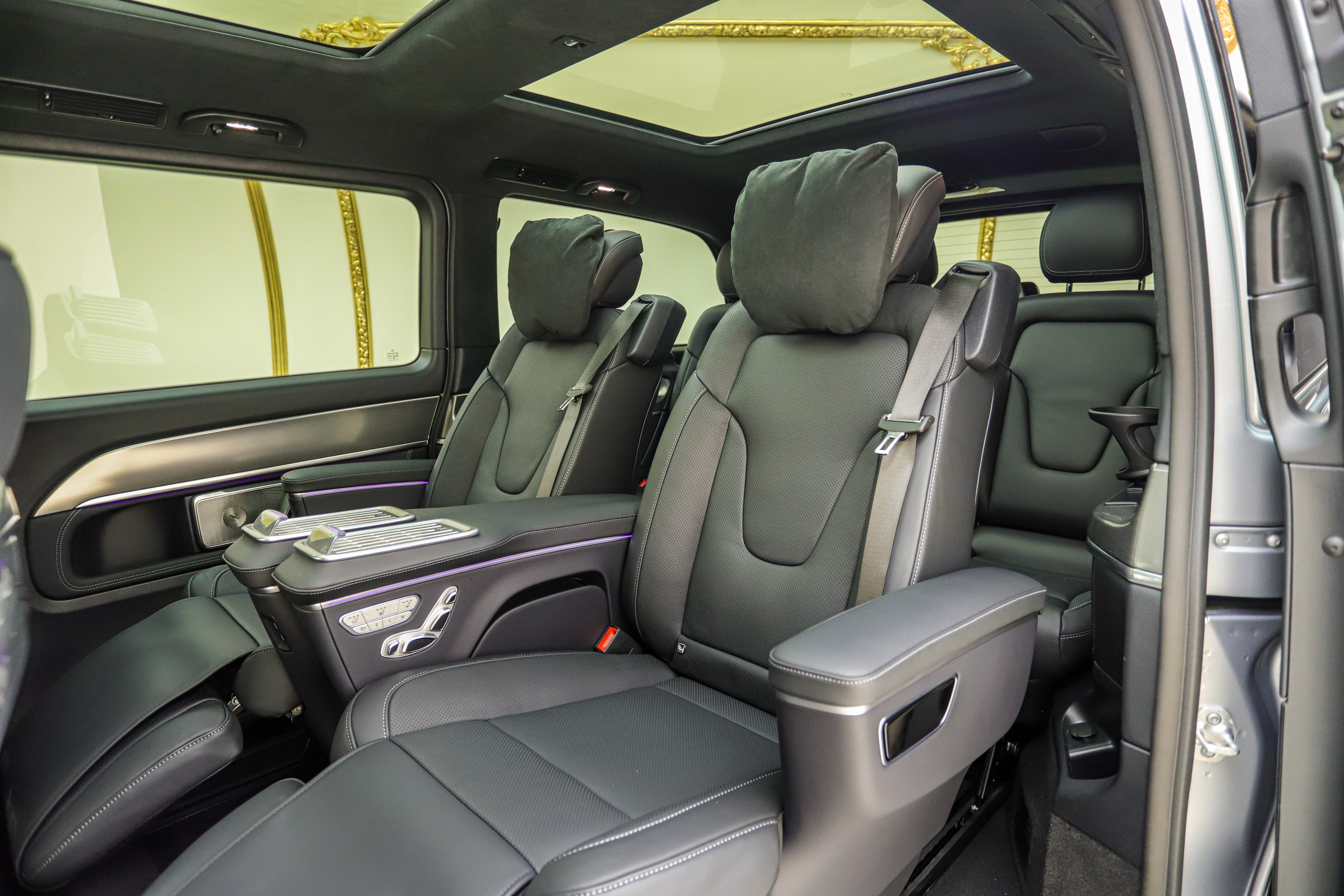 2026 Mercedes-Benz V300d Exclusive