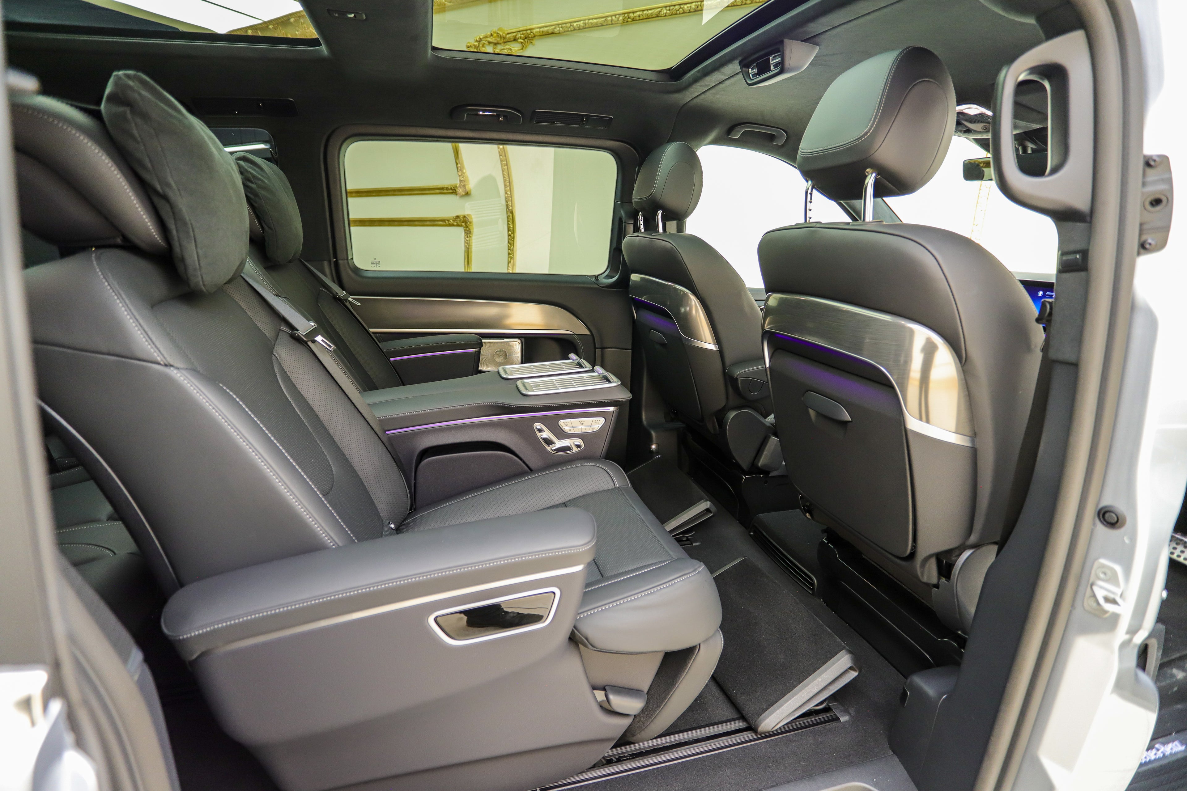 2026 Mercedes-Benz V300d Exclusive
