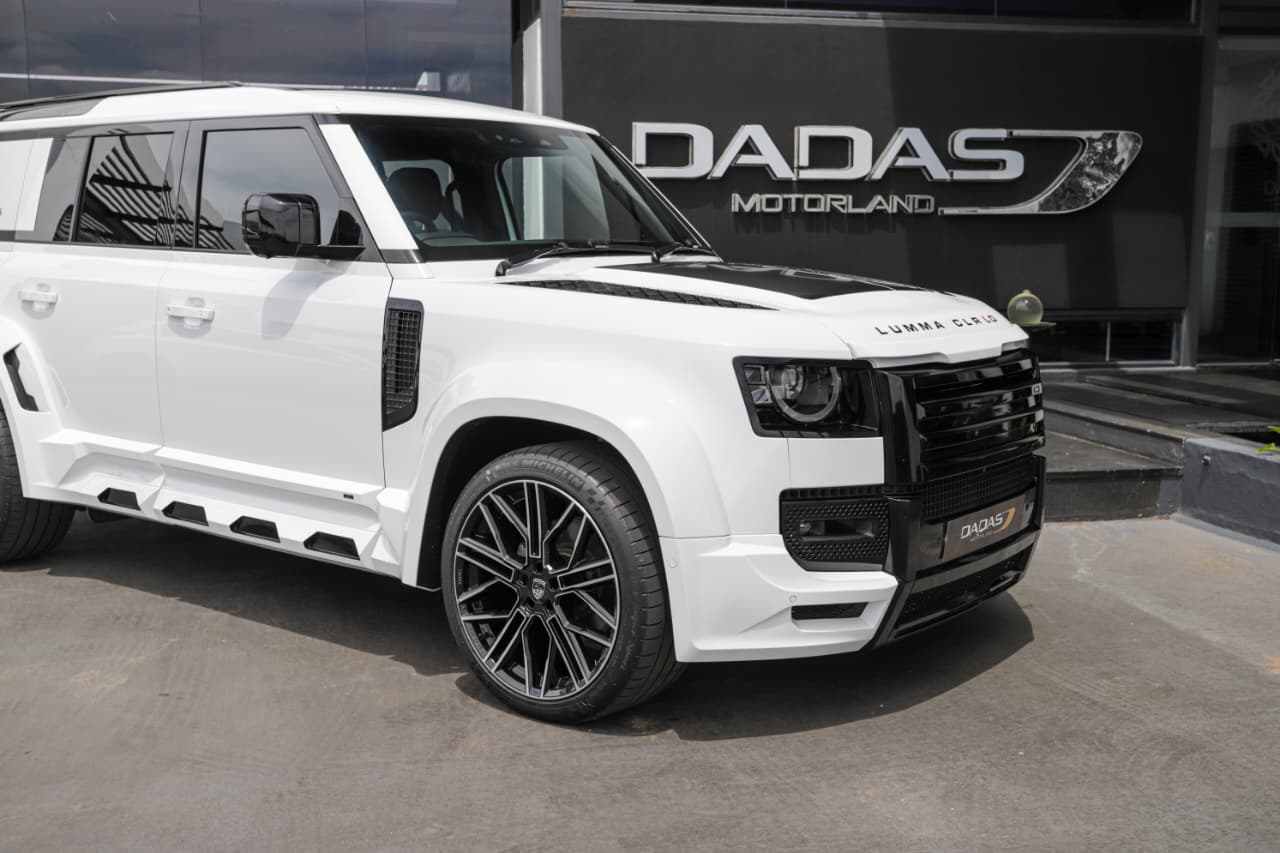 2024 Land Rover Defender 110 D250 SE