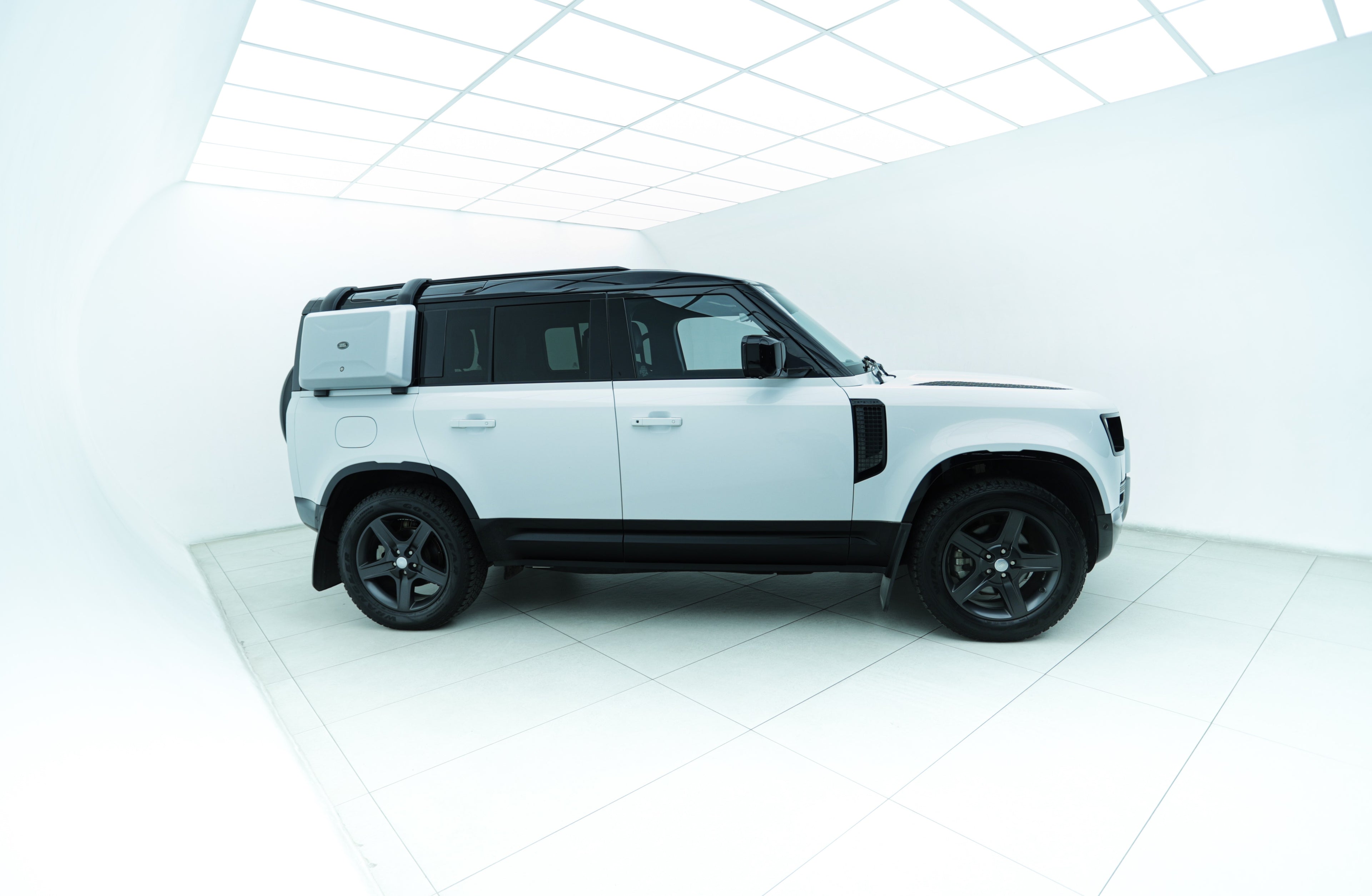 2022 Land Rover Defender 110 D240 HSE X-Dynamic