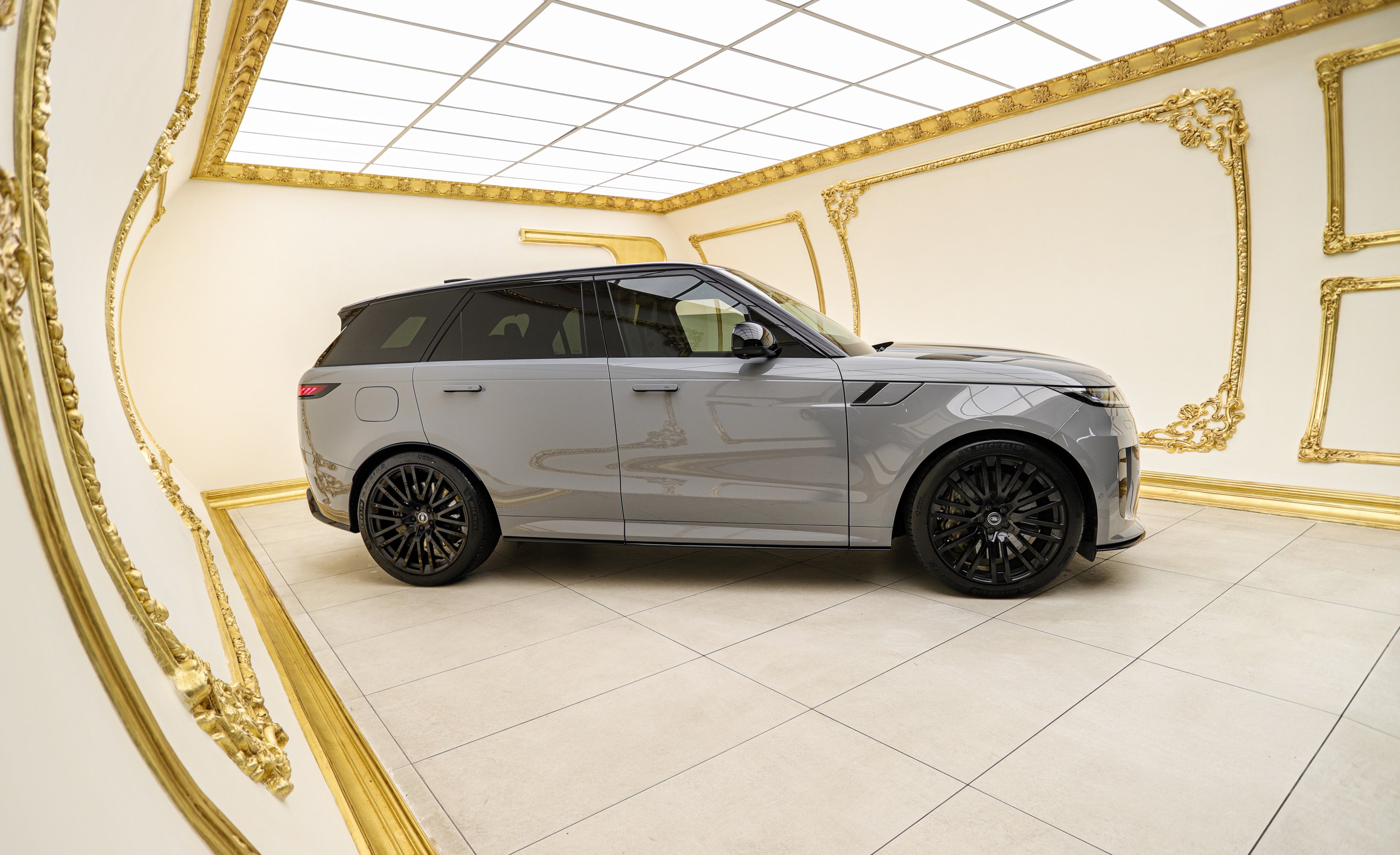 2025 Range Rover Sport SV Edition Two (P635)