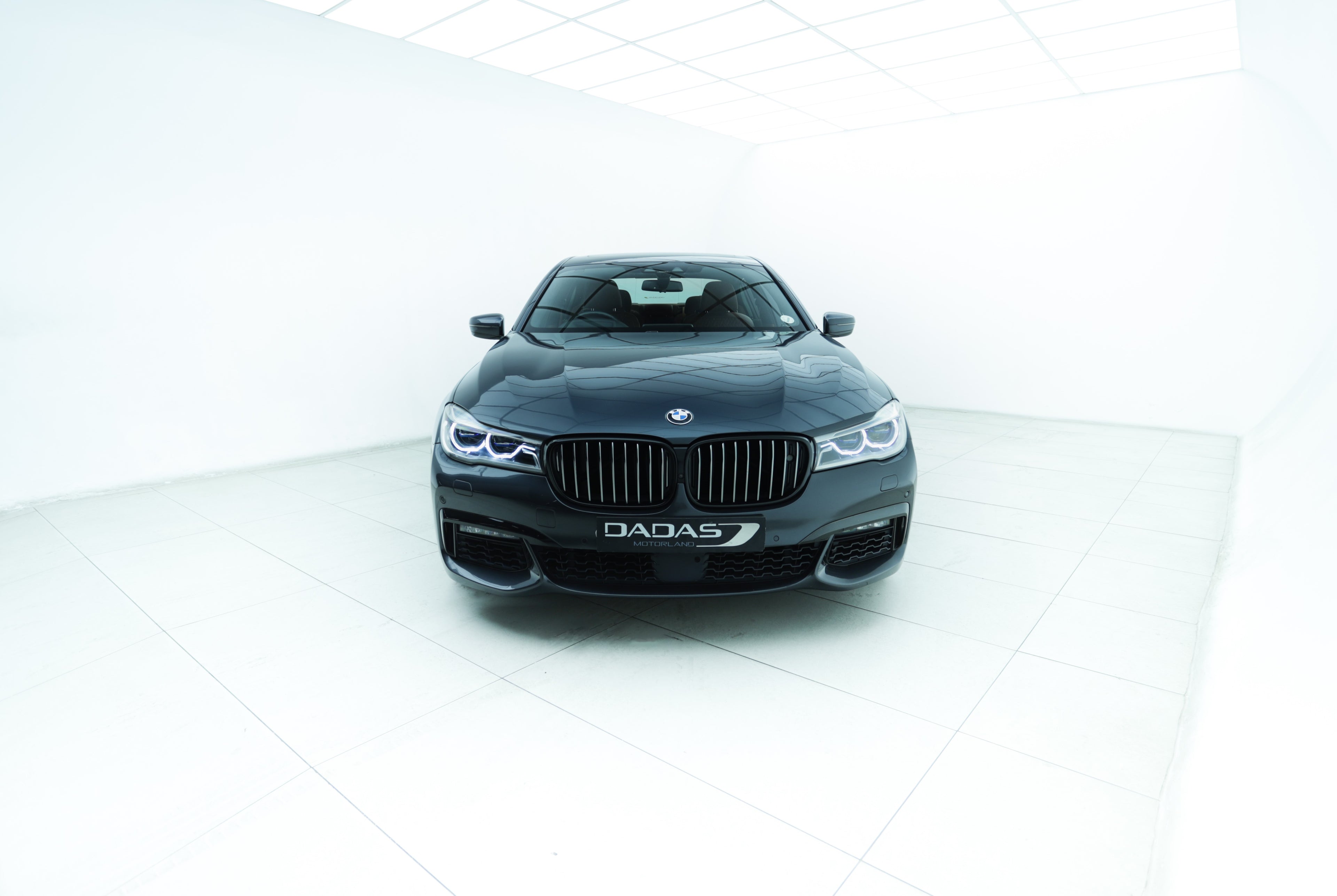 2016 BMW 750i M Sport