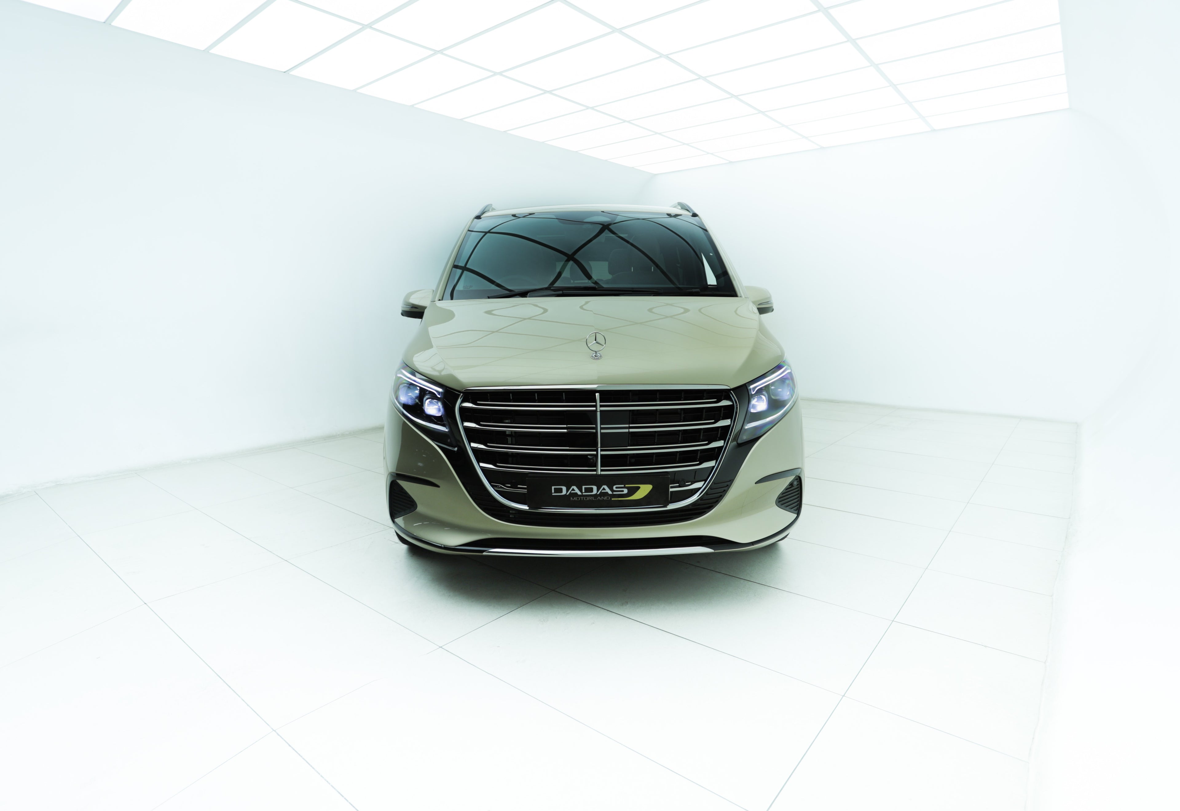 2025 Mercedes-Benz V300d Exclusive