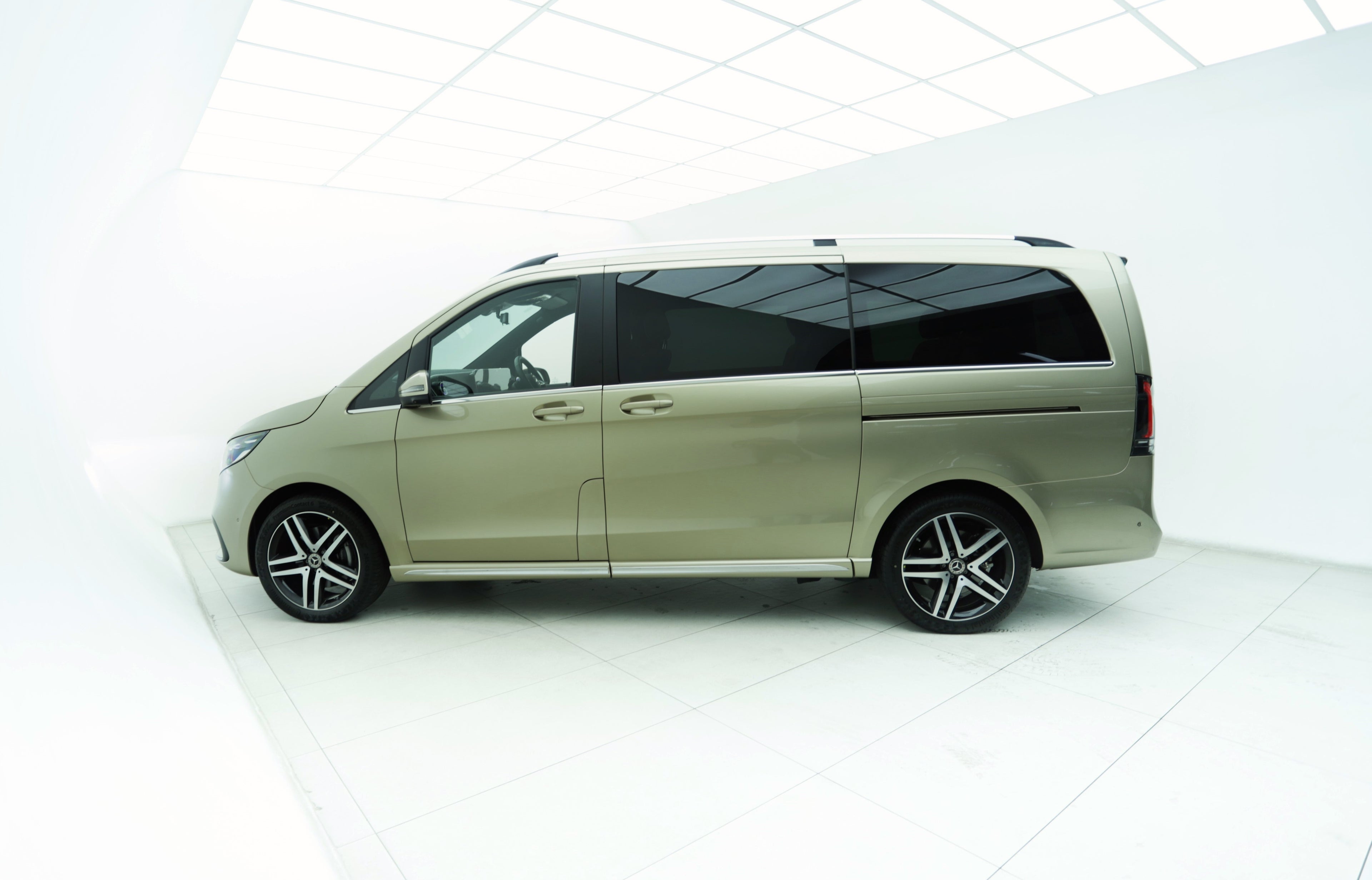 2025 Mercedes-Benz V300d Exclusive