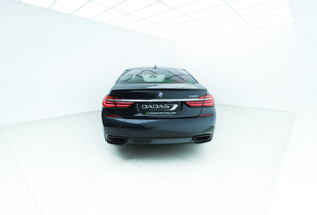 2016 BMW 750i M Sport