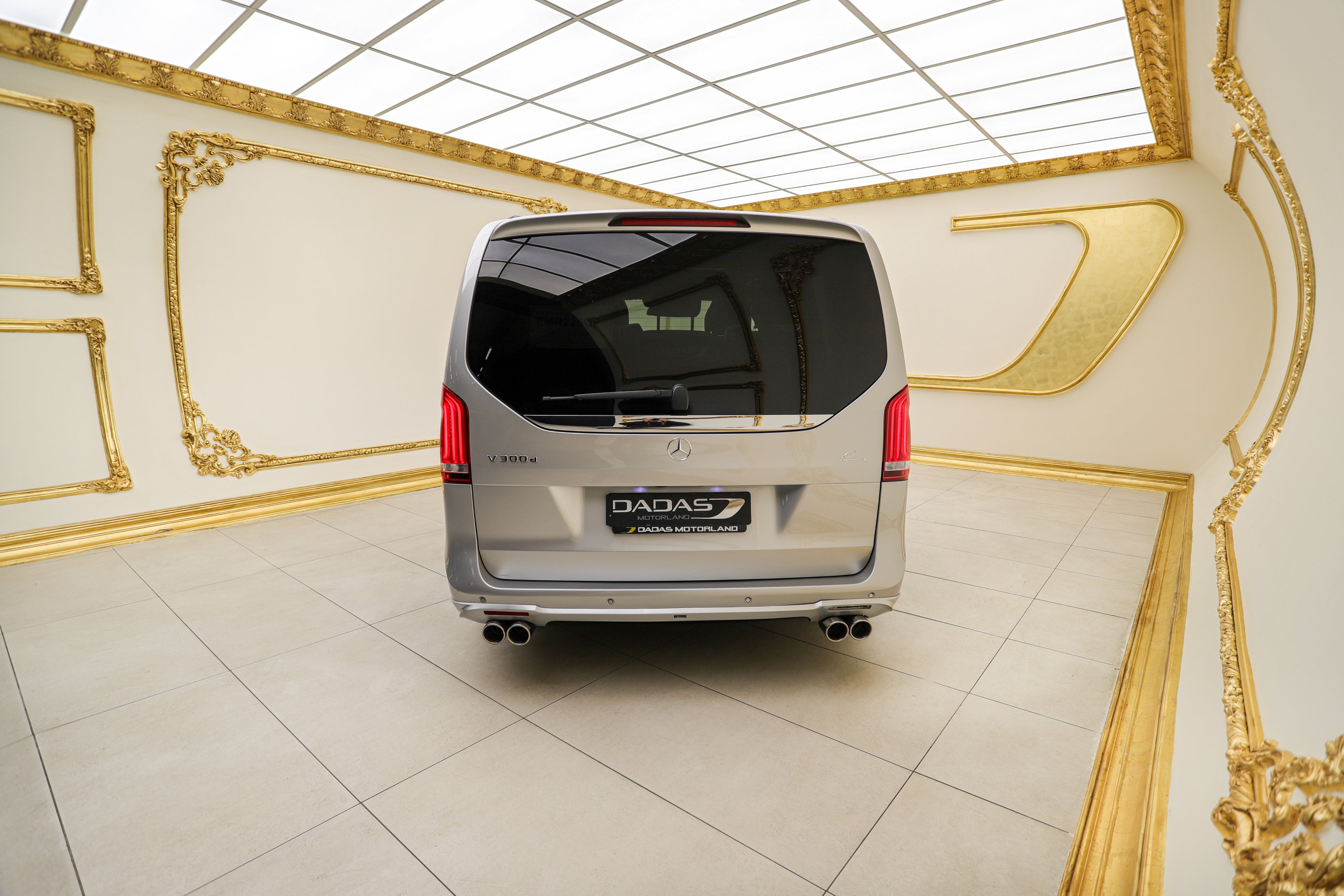 2022 Mercedes-Benz V300d Exclusive