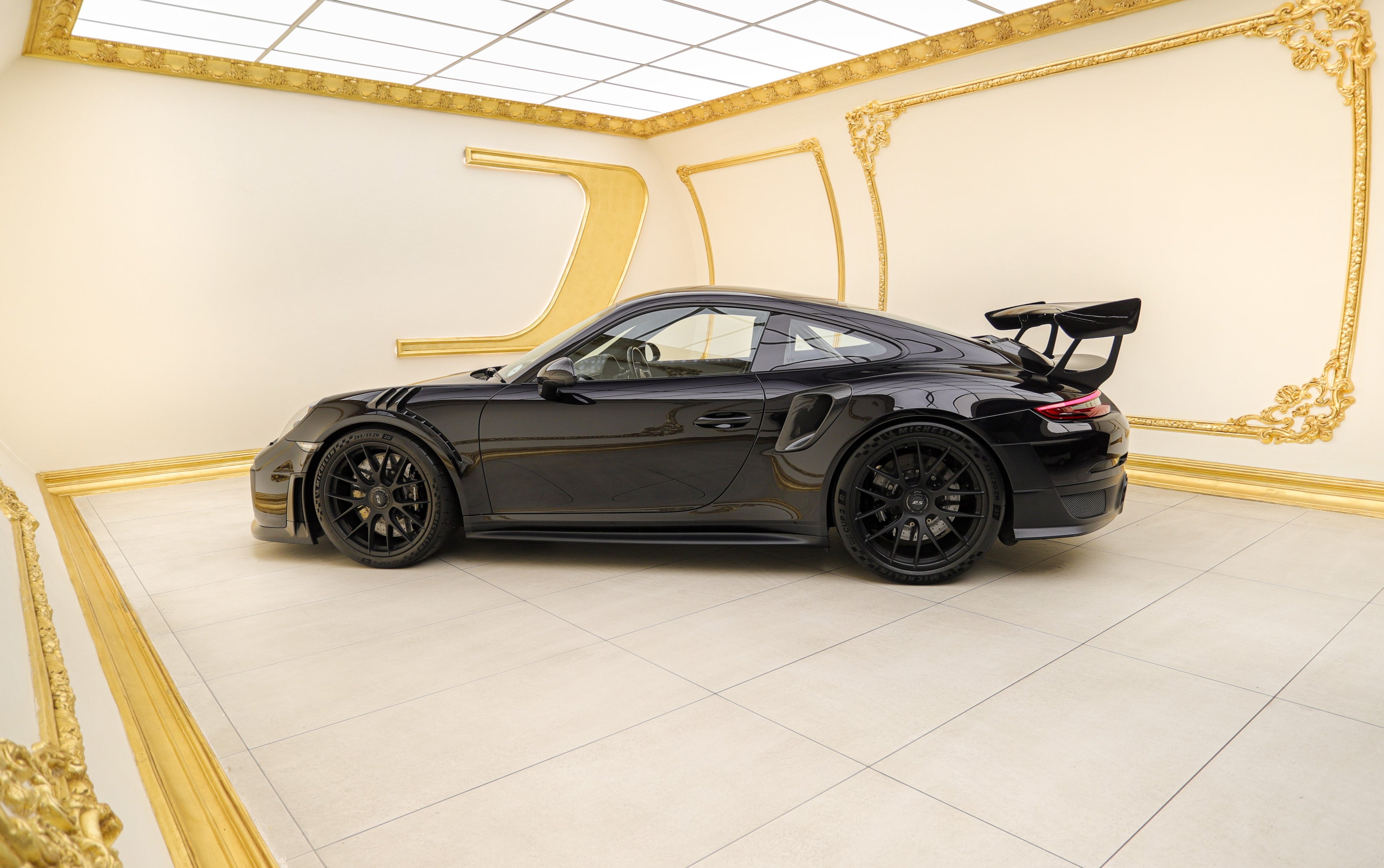 2019 Porsche 911 GT2 RS Weissach