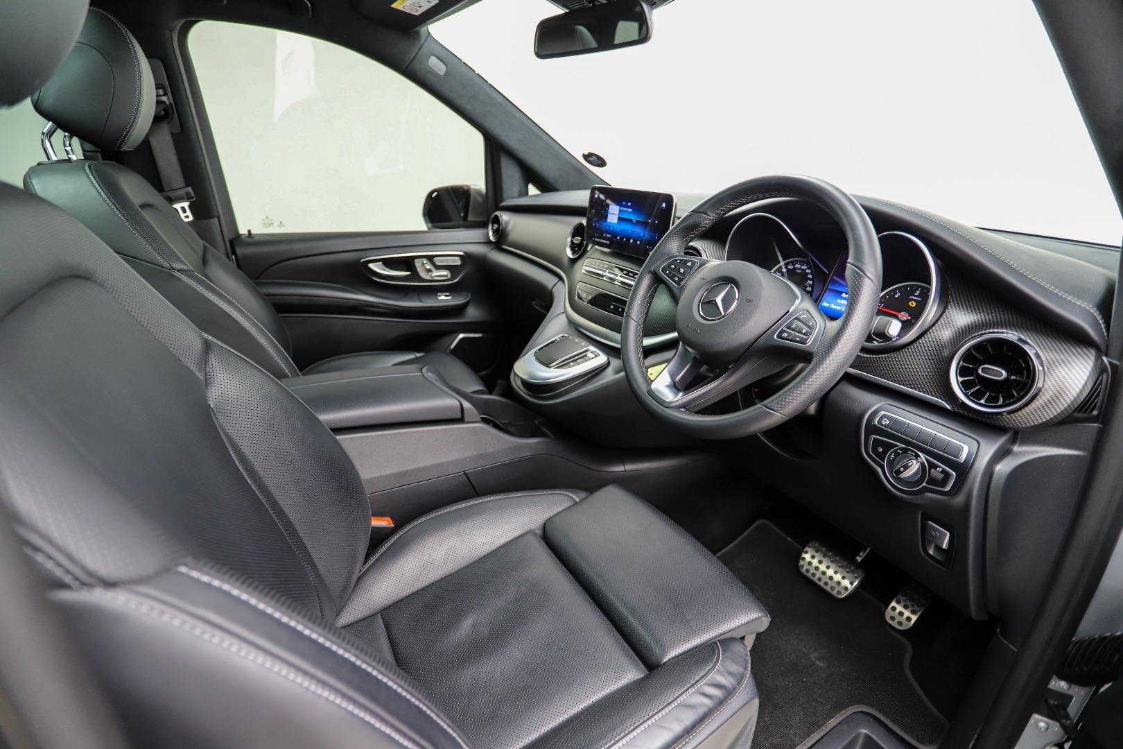 2022 Mercedes-Benz V300d Exclusive