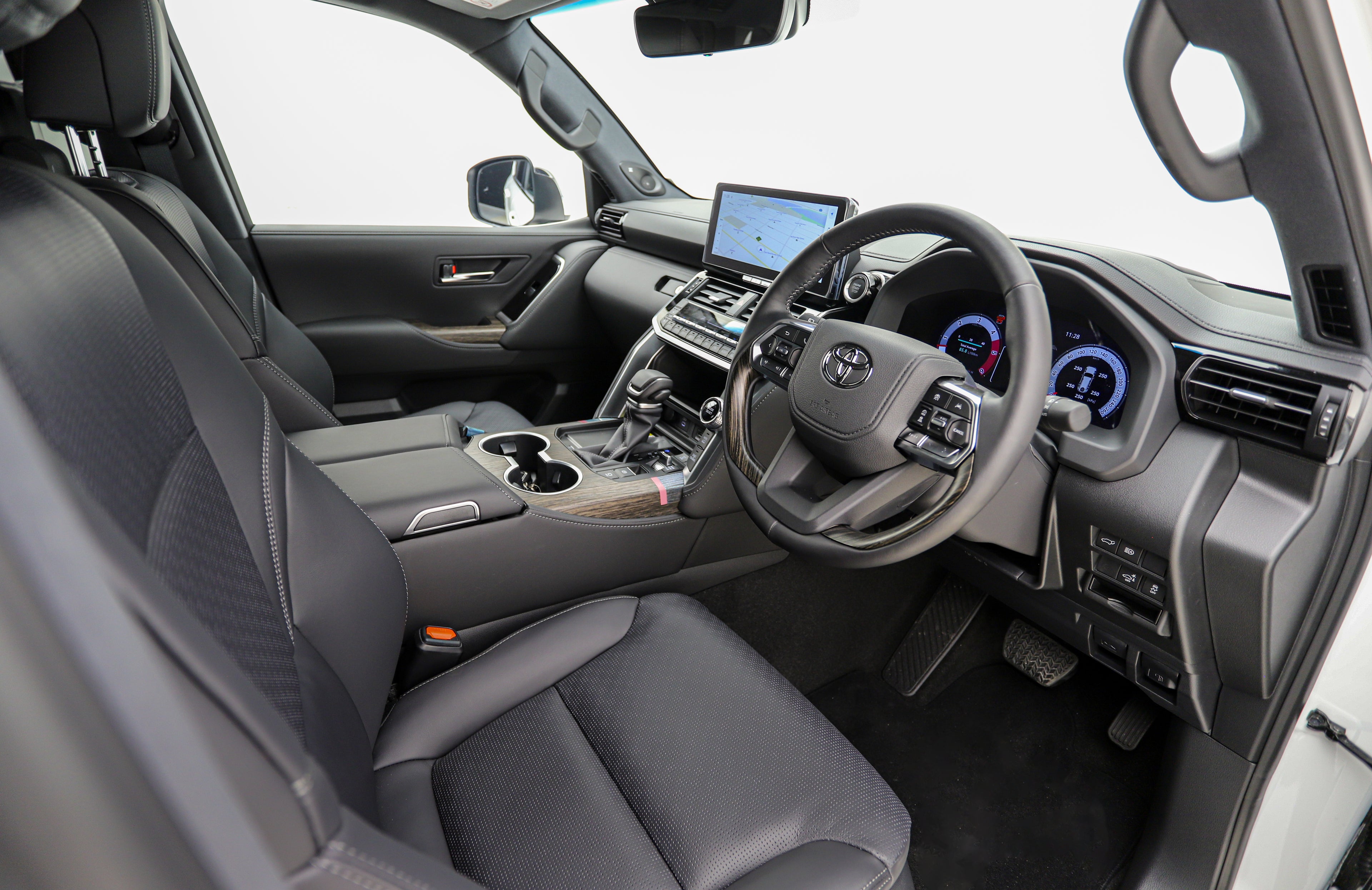 2026 Land Cruiser LC300 3.3d ZX