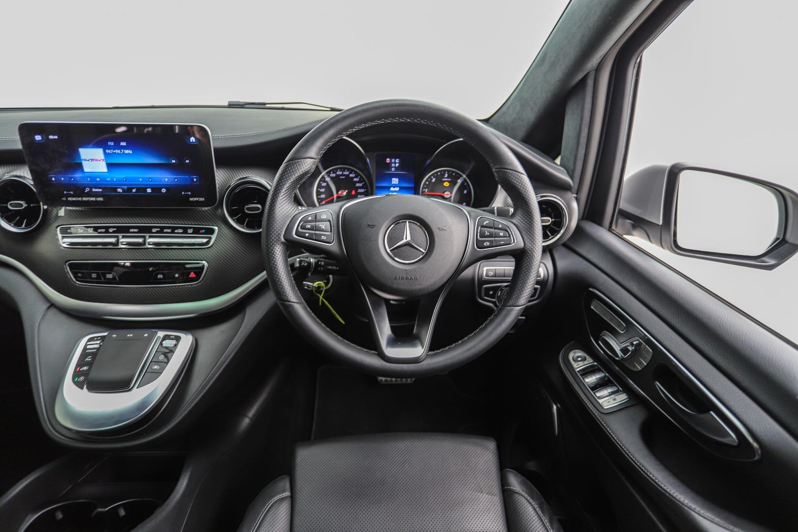 2022 Mercedes-Benz V300d Exclusive