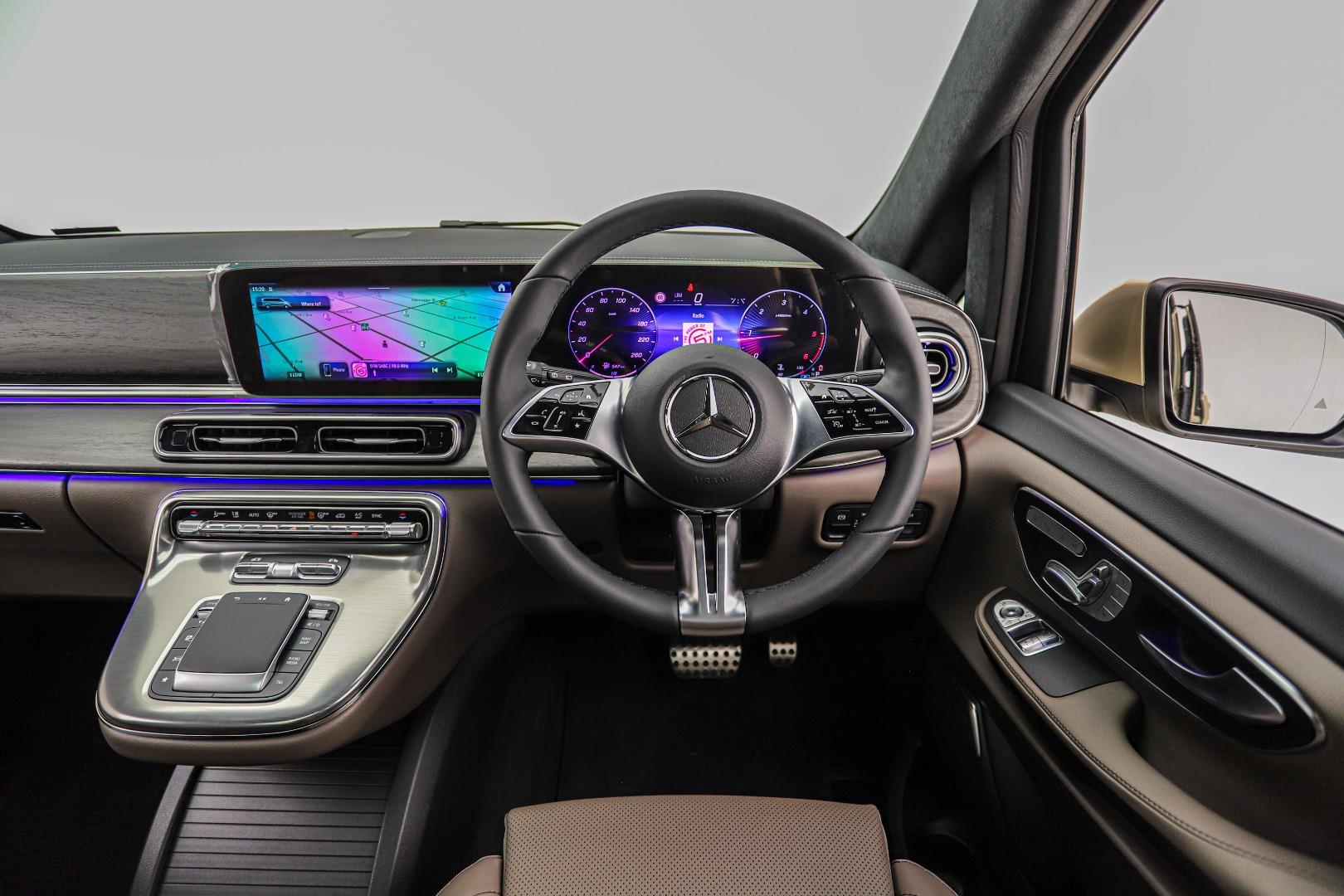 2025 Mercedes-Benz V300d Exclusive