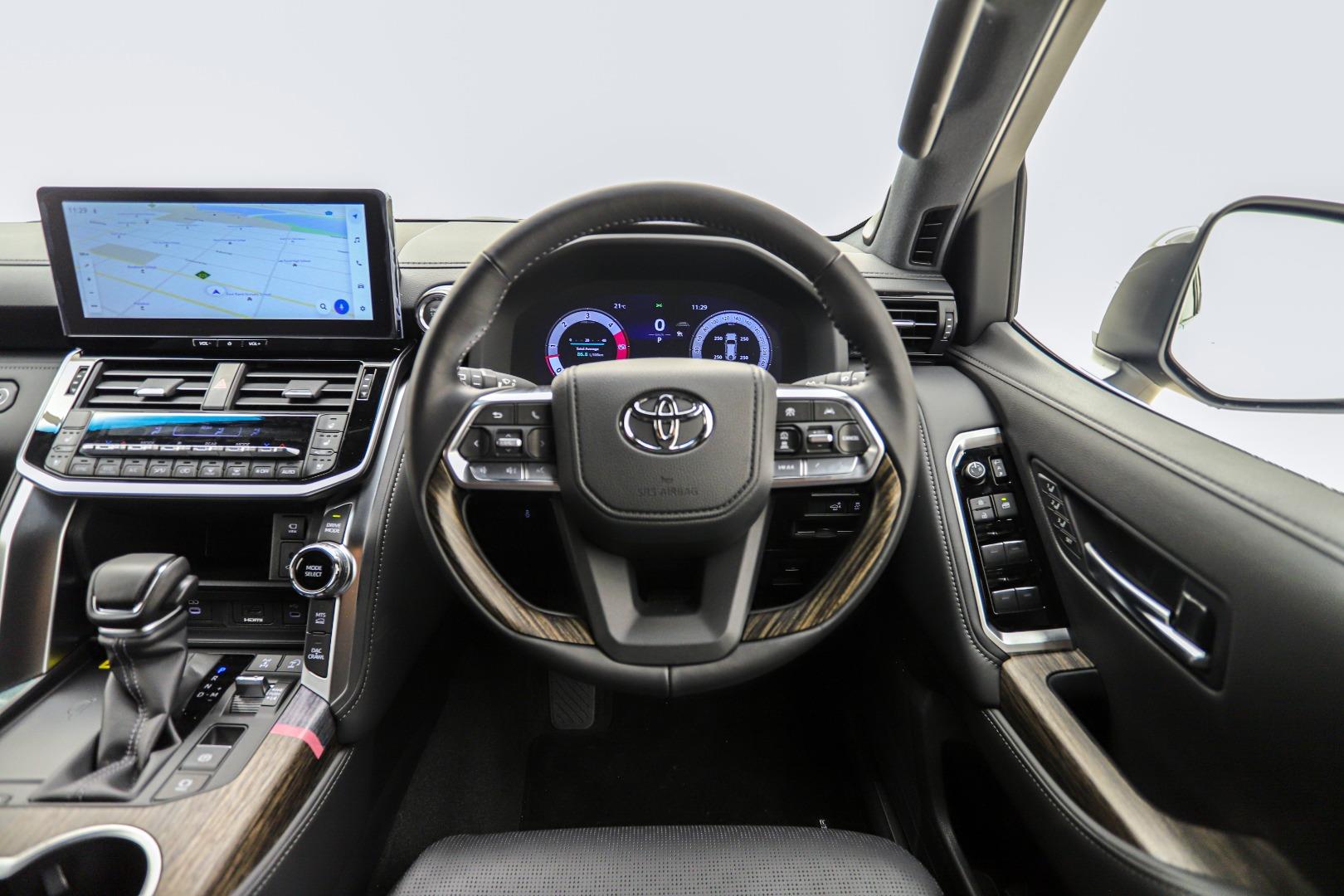 2026 Land Cruiser LC300 3.3d ZX