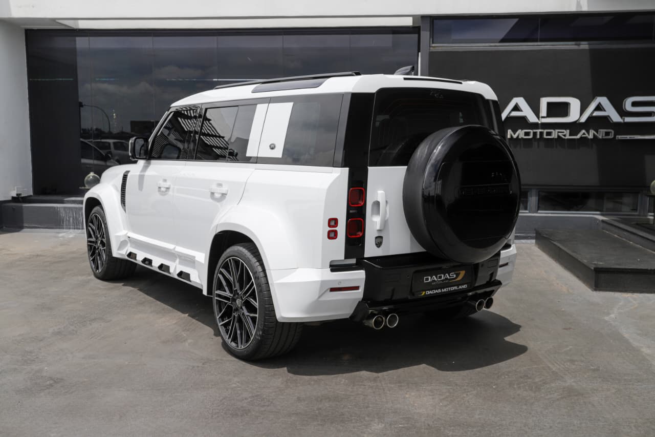 2024 Land Rover Defender 110 D250 SE