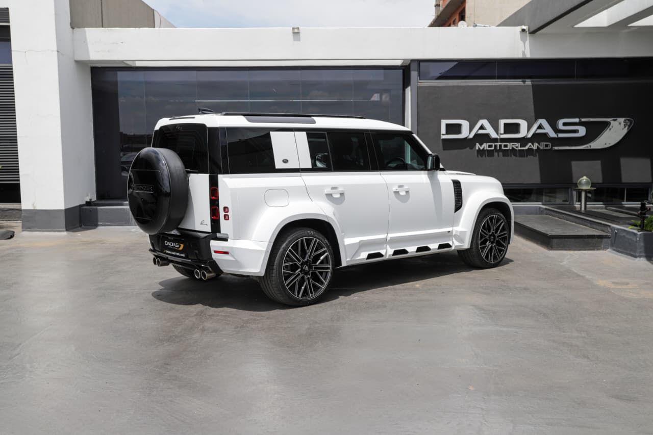 2024 Land Rover Defender 110 D250 SE