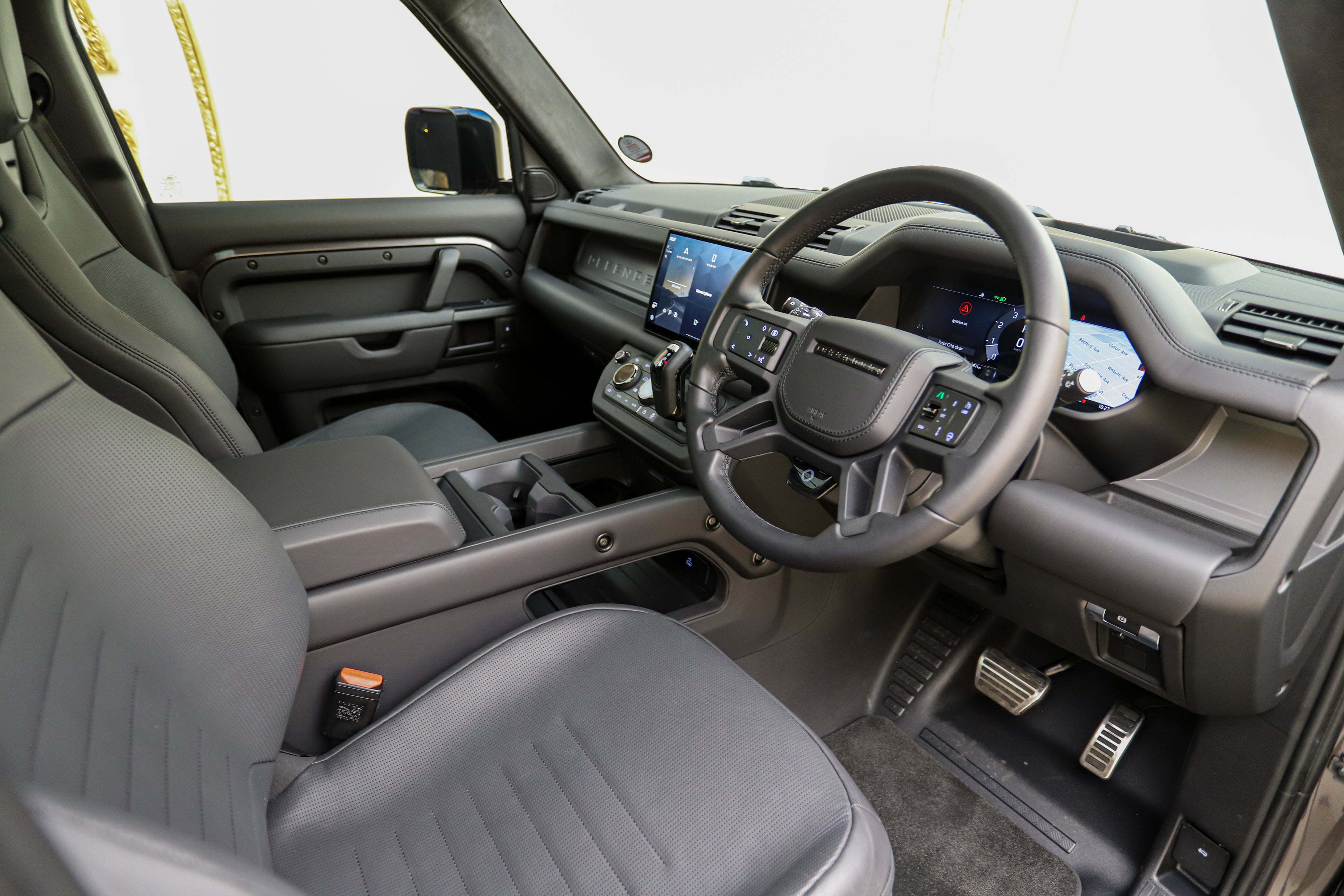 2025 Land Rover Defender 110 OCTA V8