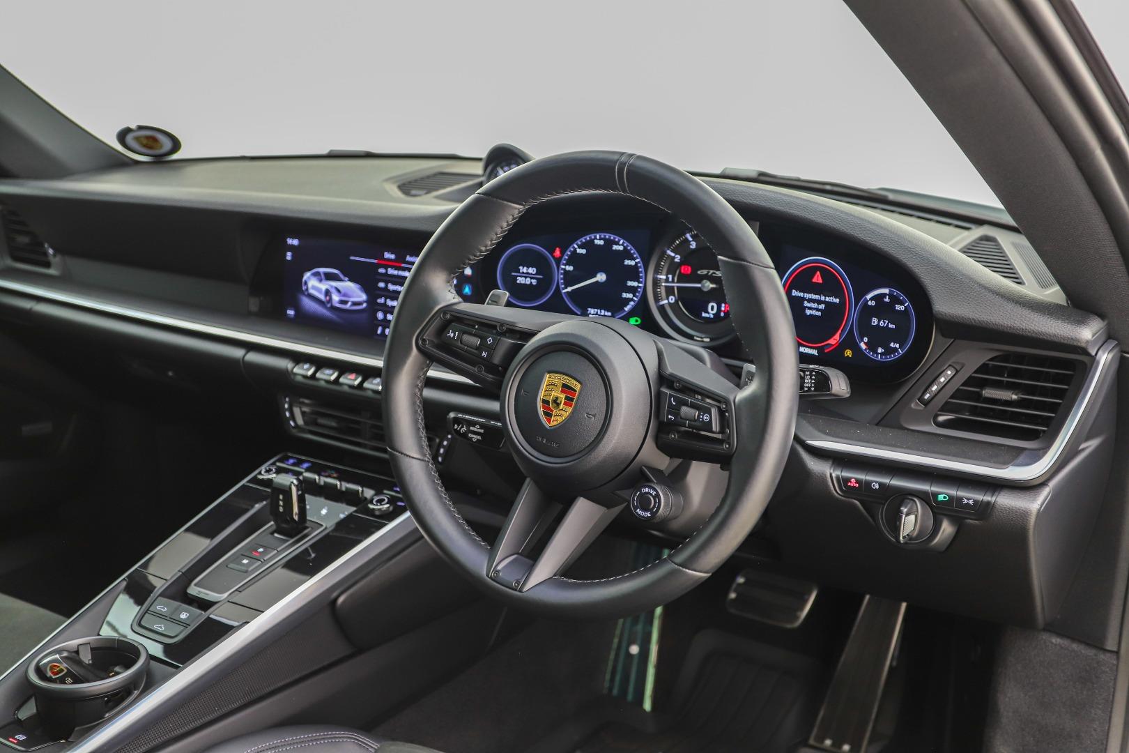 2022 Porsche 911 Carrera GTS (992)