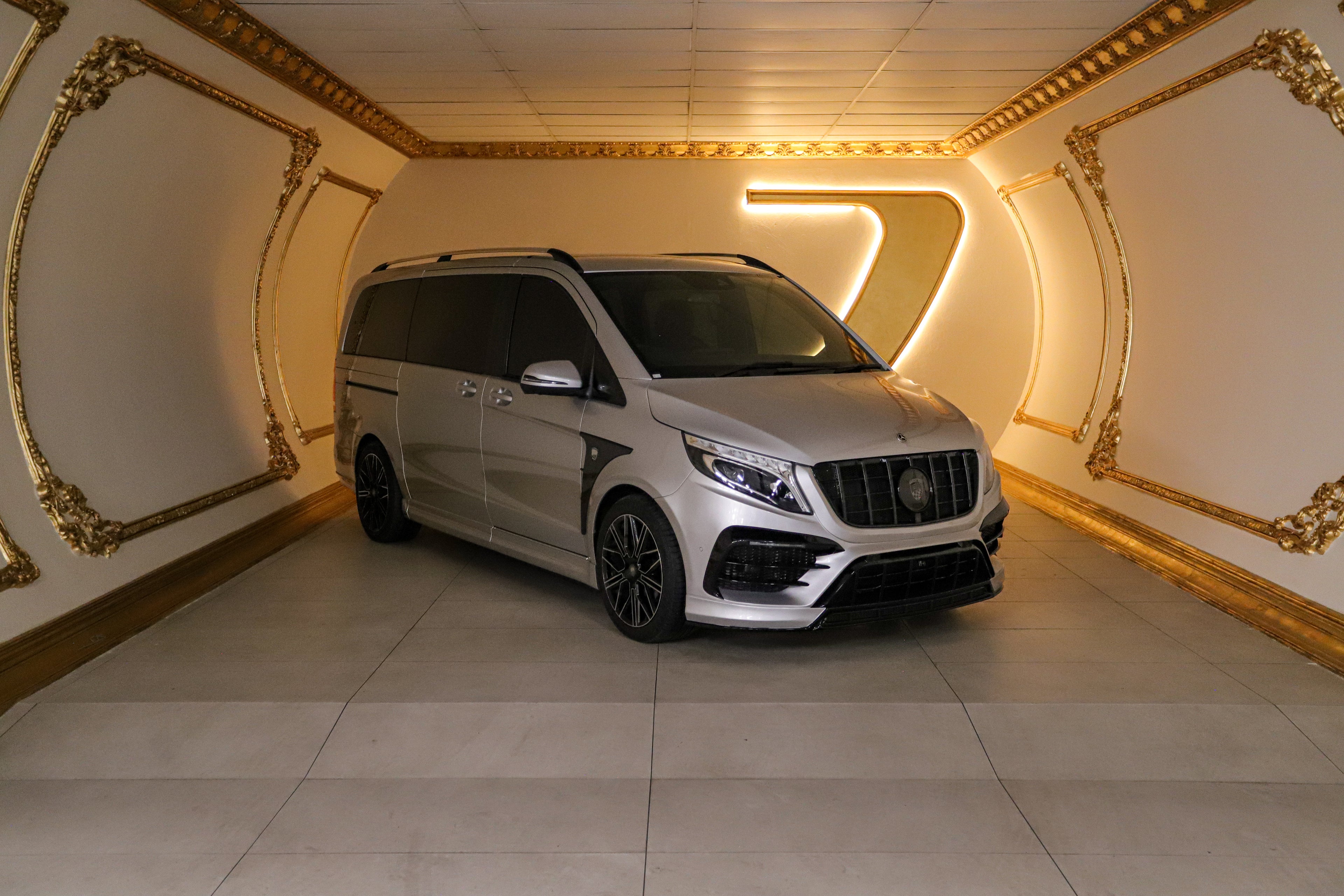 2022 Mercedes-Benz V300d Exclusive