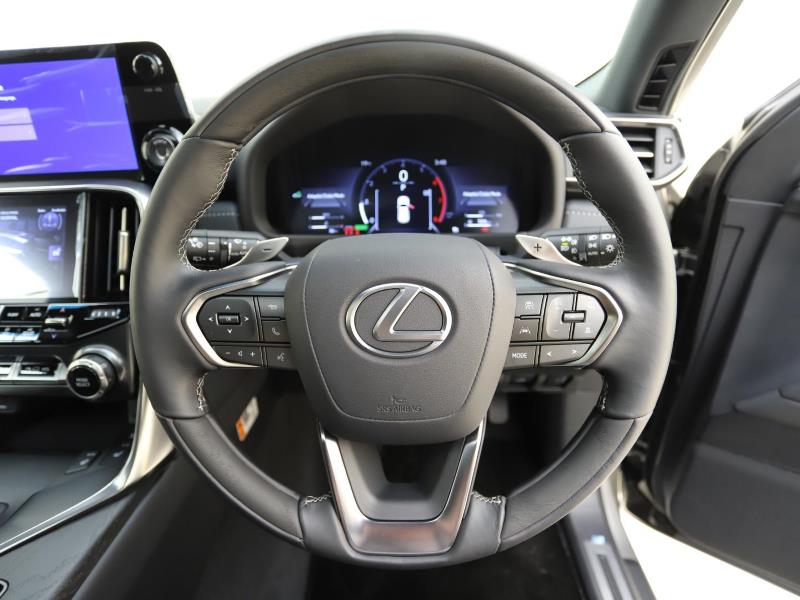 Lexus LX700H