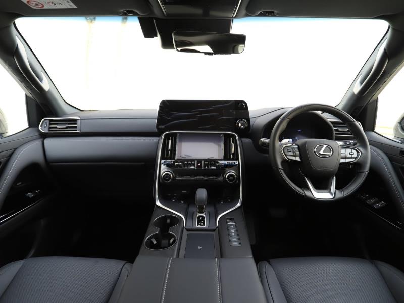 Lexus LX700H