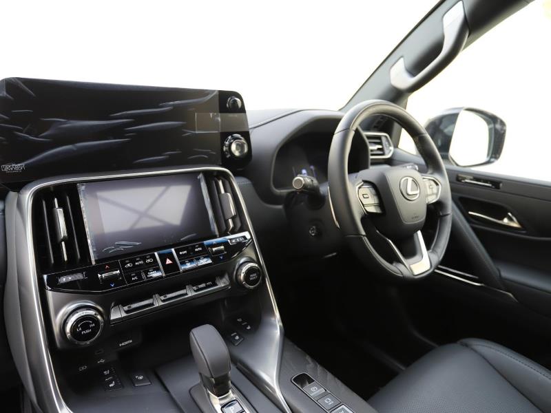 Lexus LX700H