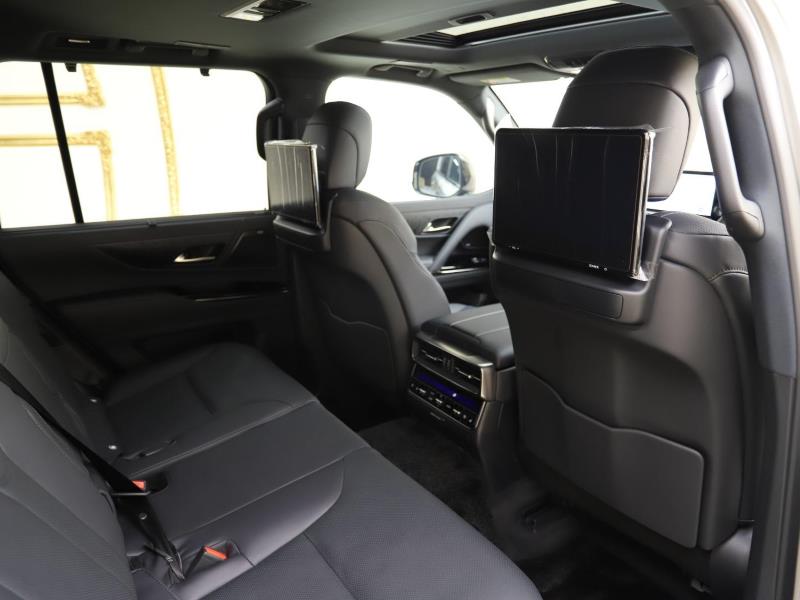 Lexus LX700H