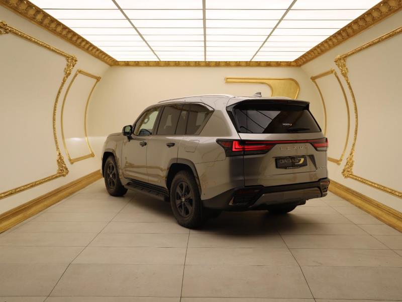 Lexus LX700H